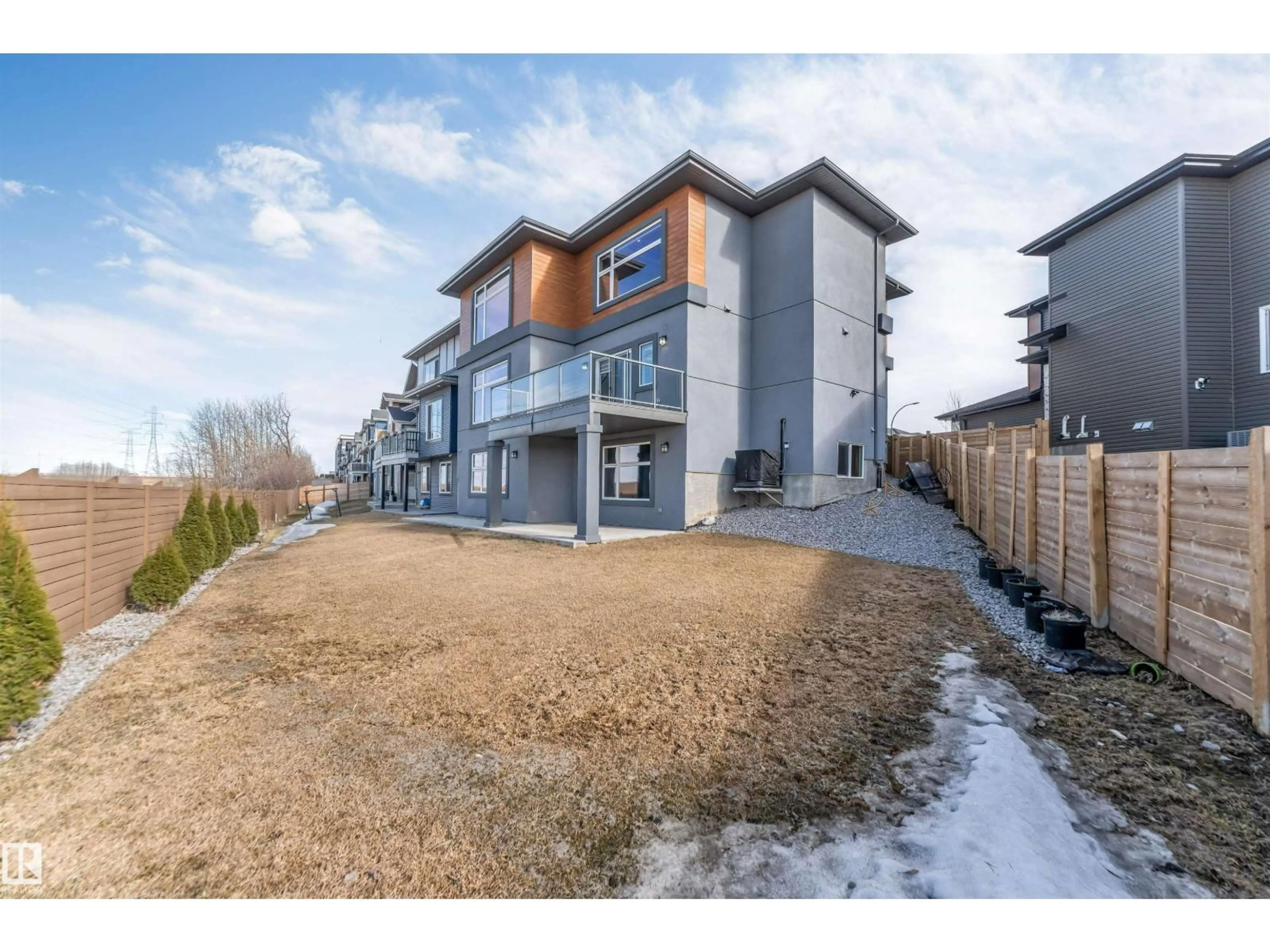 A pic from outside/outdoor area/front of a property/back of a property/a pic from drone, unknown for 3736 1 AV SW, Edmonton Alberta T6X2W3