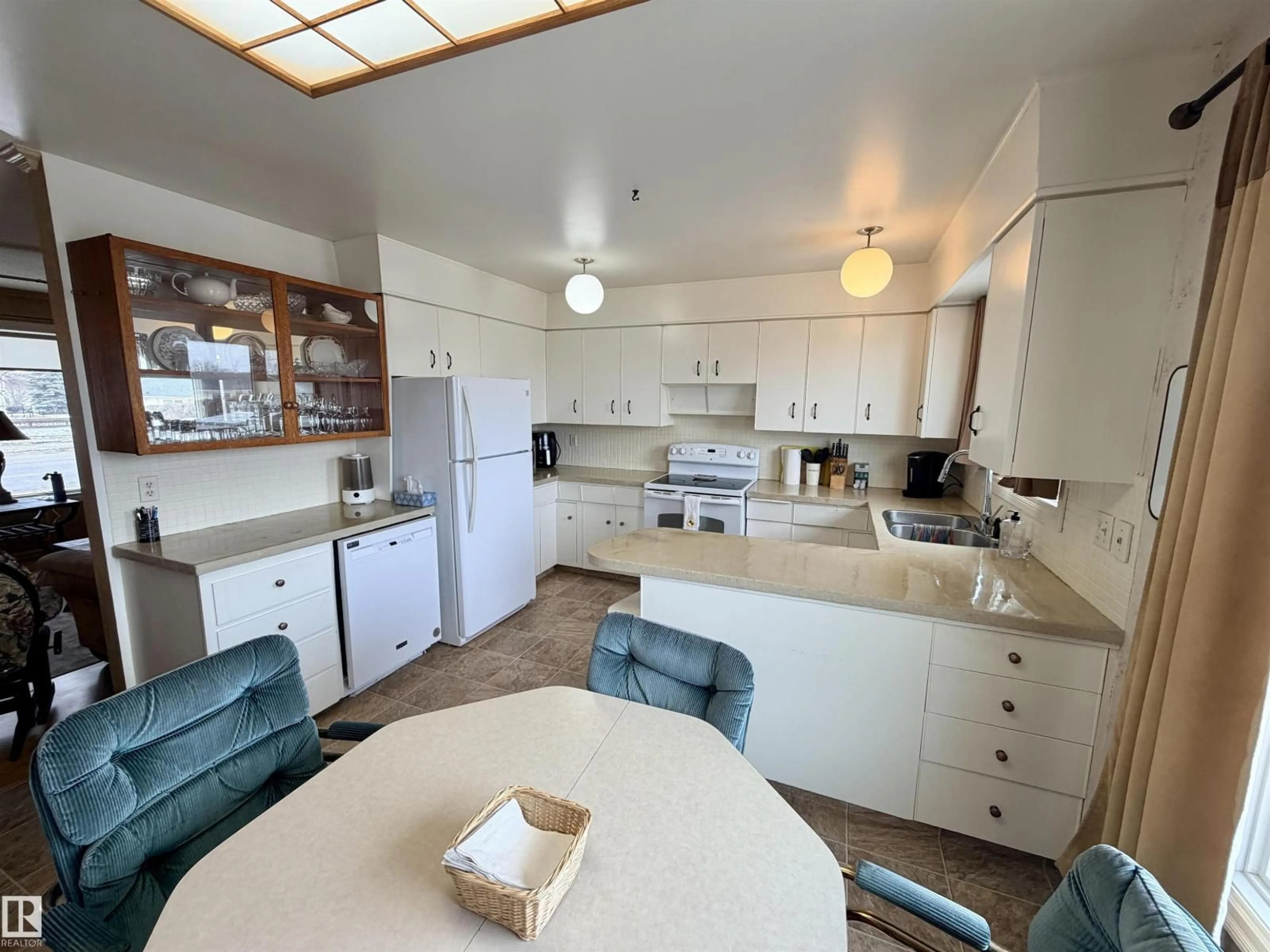 Standard kitchen, ceramic/tile floor for 4417 48 AV, St. Paul Town Alberta T0A3A3