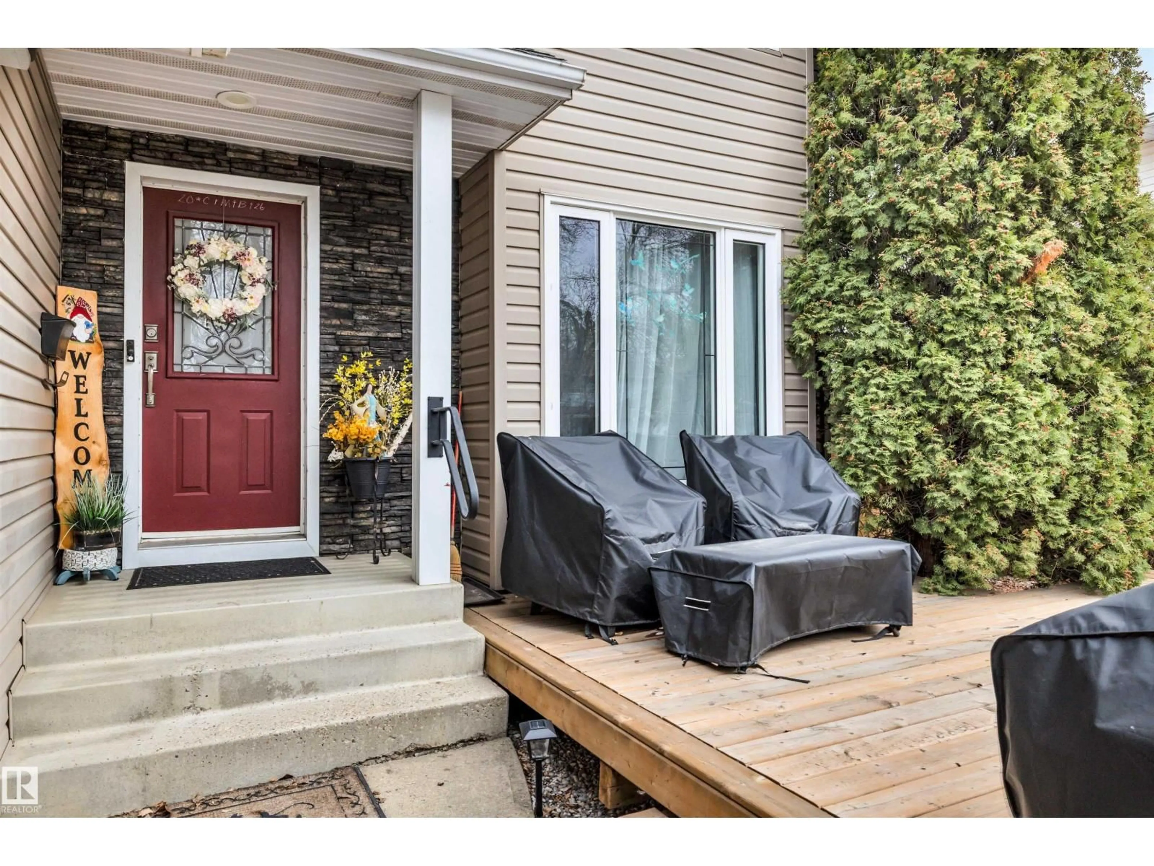 Indoor entryway for 37 DEANE CR, St. Albert Alberta T8N4Z8