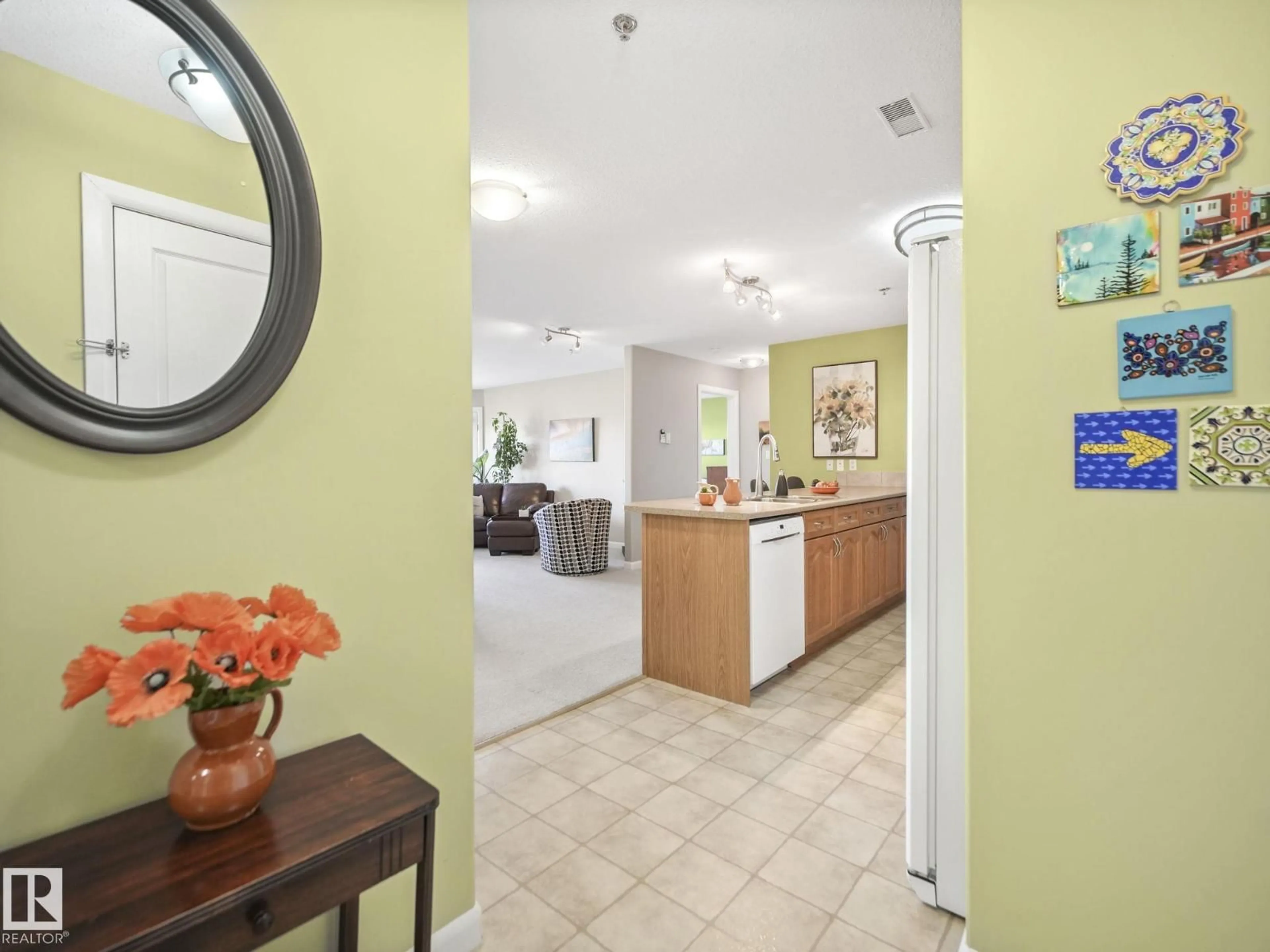 Indoor foyer for 530 - 415 HOOKE RD, Edmonton Alberta T5A5J5