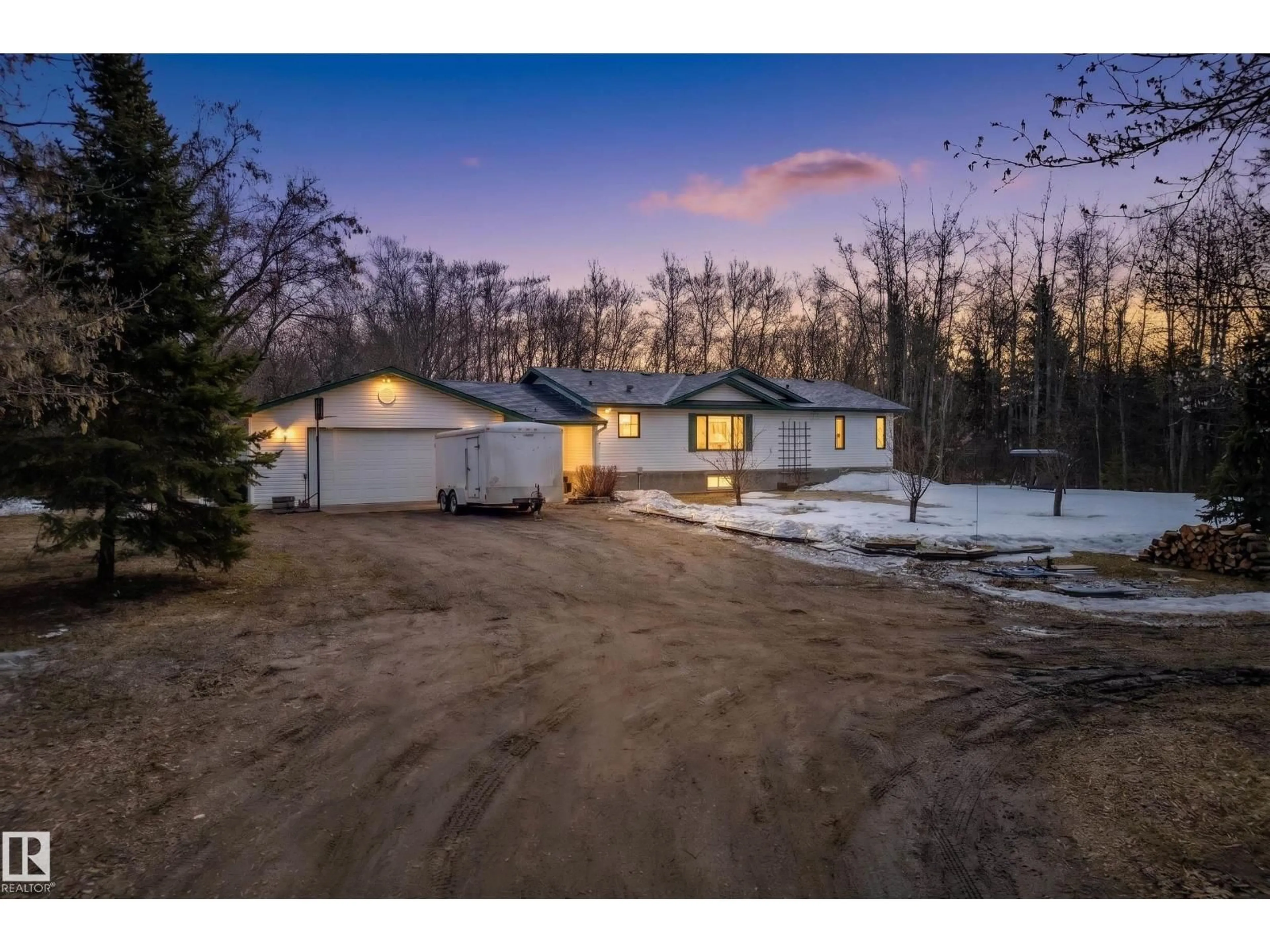 A pic from outside/outdoor area/front of a property/back of a property/a pic from drone, street for 4609 47 ST, Bruderheim Alberta T0B0S0