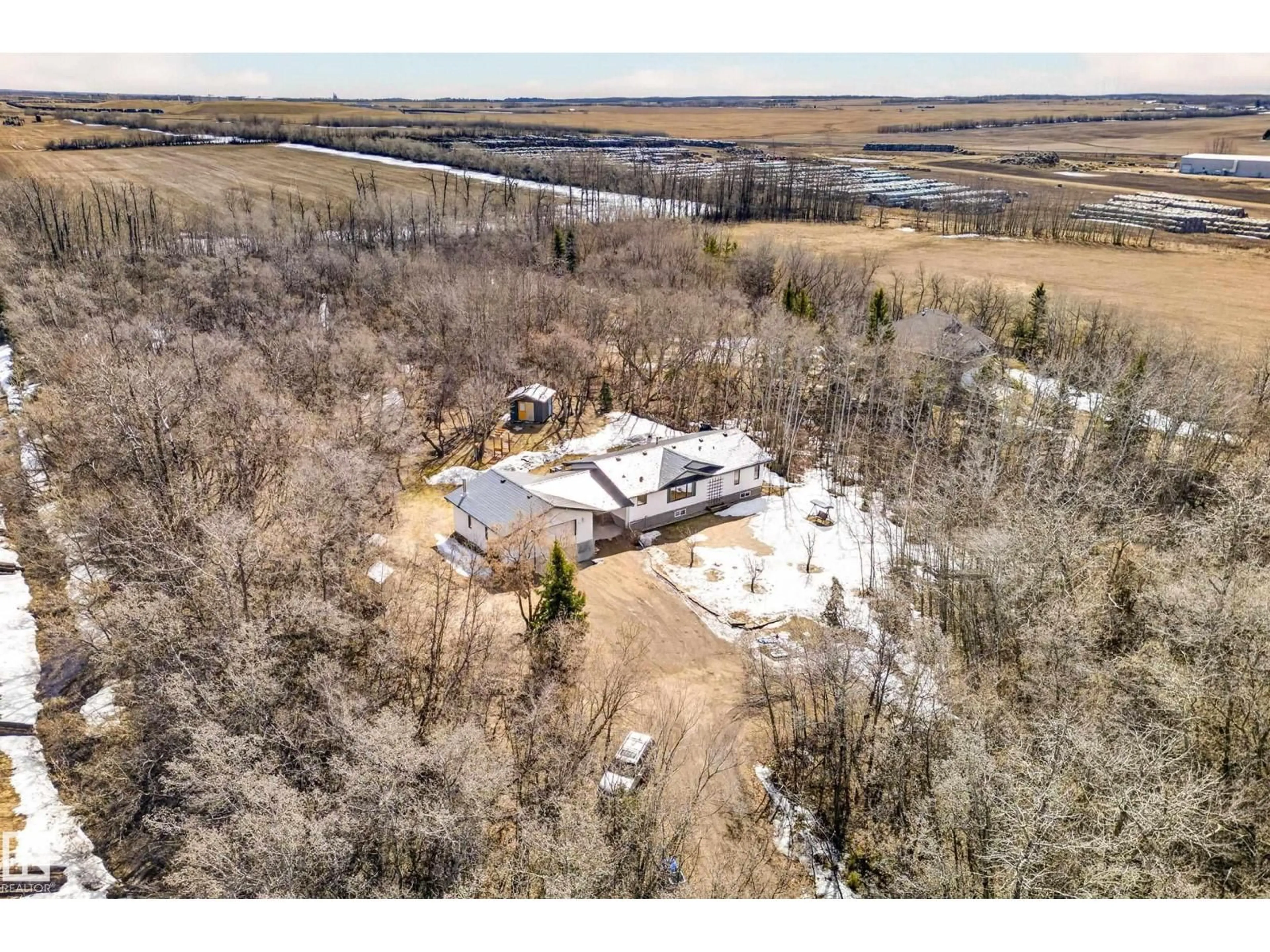 A pic from outside/outdoor area/front of a property/back of a property/a pic from drone, water/lake/river/ocean view for 4609 47 ST, Bruderheim Alberta T0B0S0