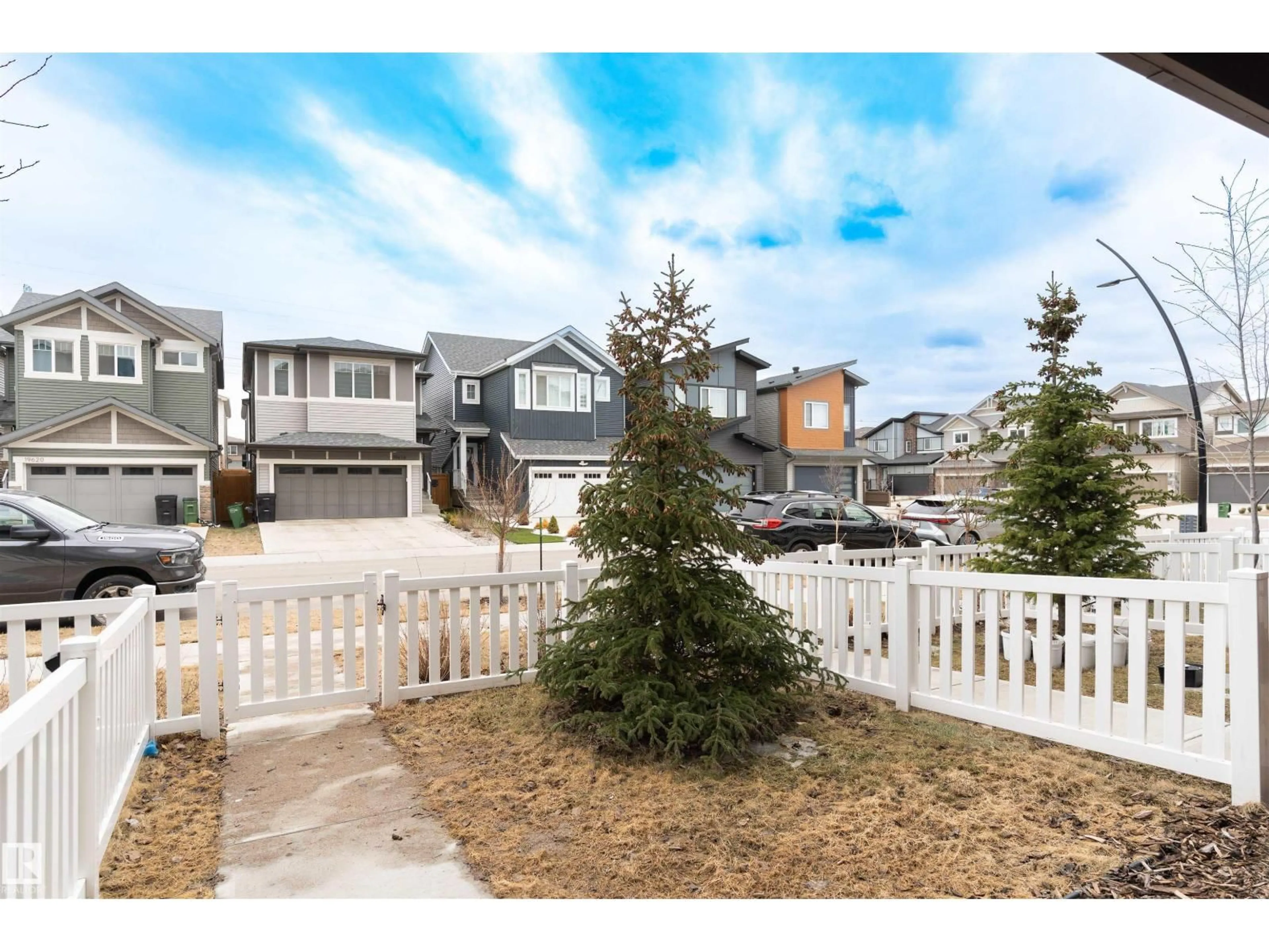 A pic from outside/outdoor area/front of a property/back of a property/a pic from drone, mountain view for 19615 28 AV, Edmonton Alberta T6M0X2