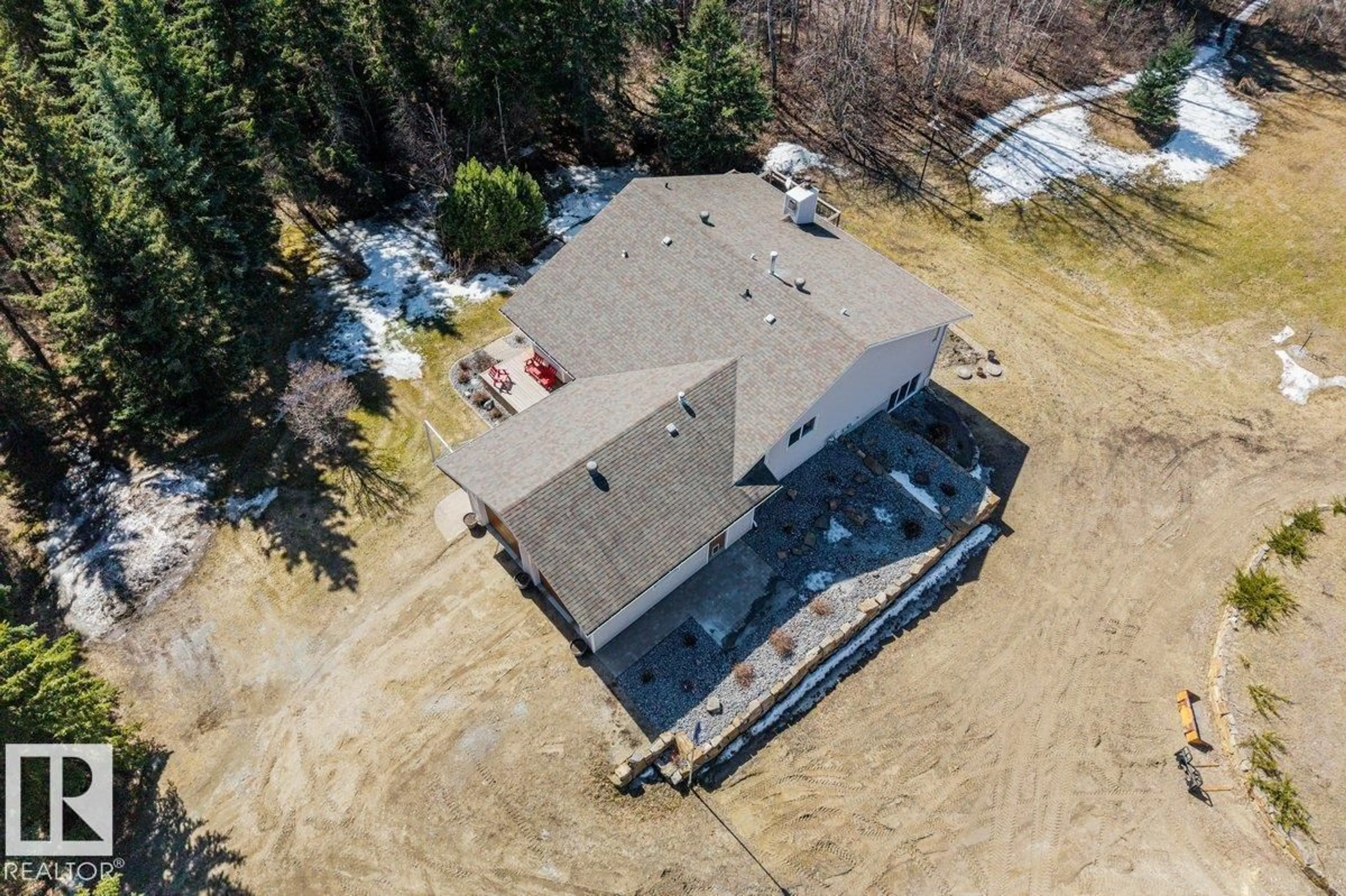 A pic from outside/outdoor area/front of a property/back of a property/a pic from drone, building for 51214 - 31 RGE ROAD 260 RGE ROAD, Rural Parkland County Alberta T7Y1B1