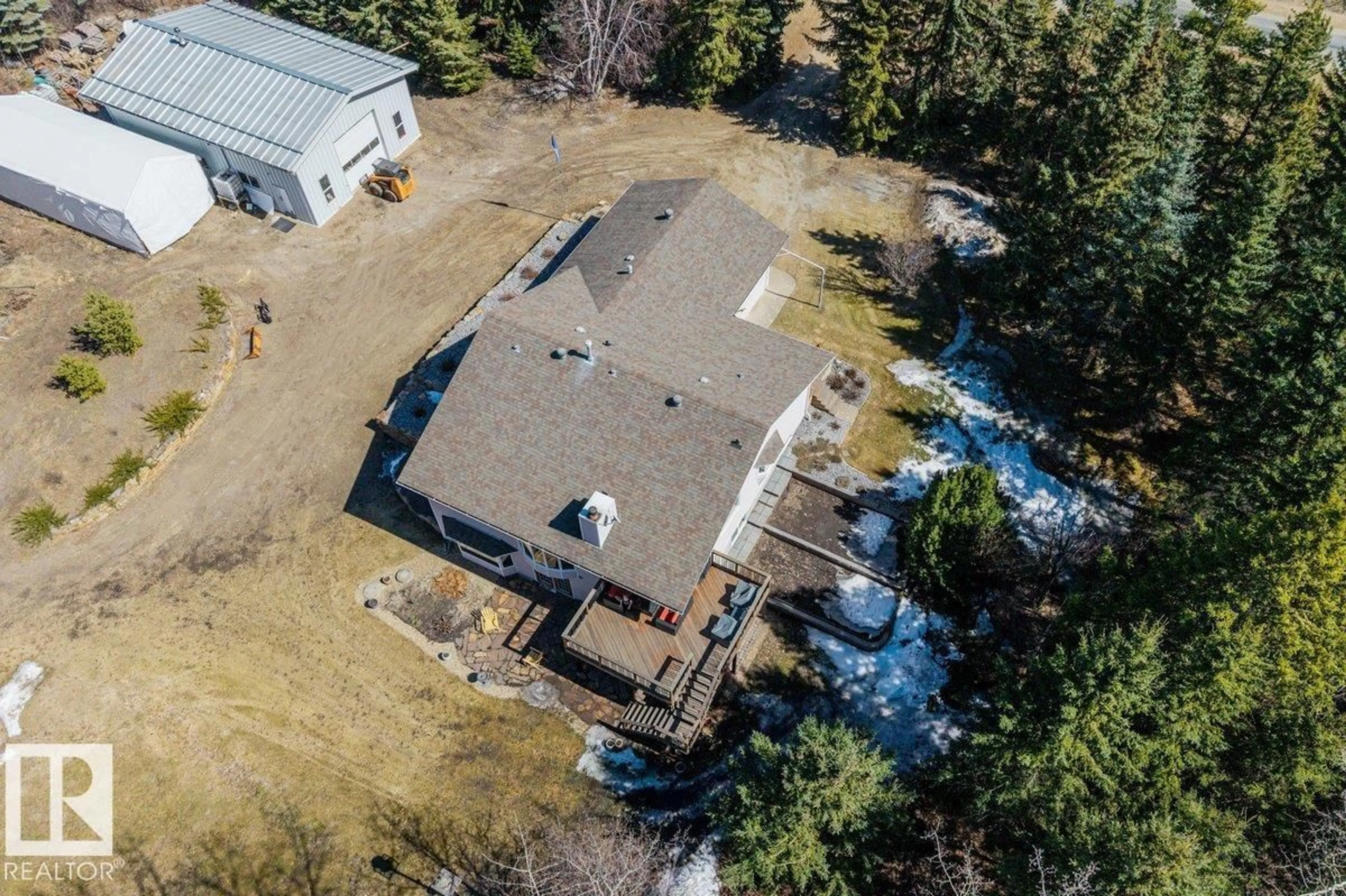 A pic from outside/outdoor area/front of a property/back of a property/a pic from drone, building for 51214 - 31 RGE ROAD 260 RGE ROAD, Rural Parkland County Alberta T7Y1B1