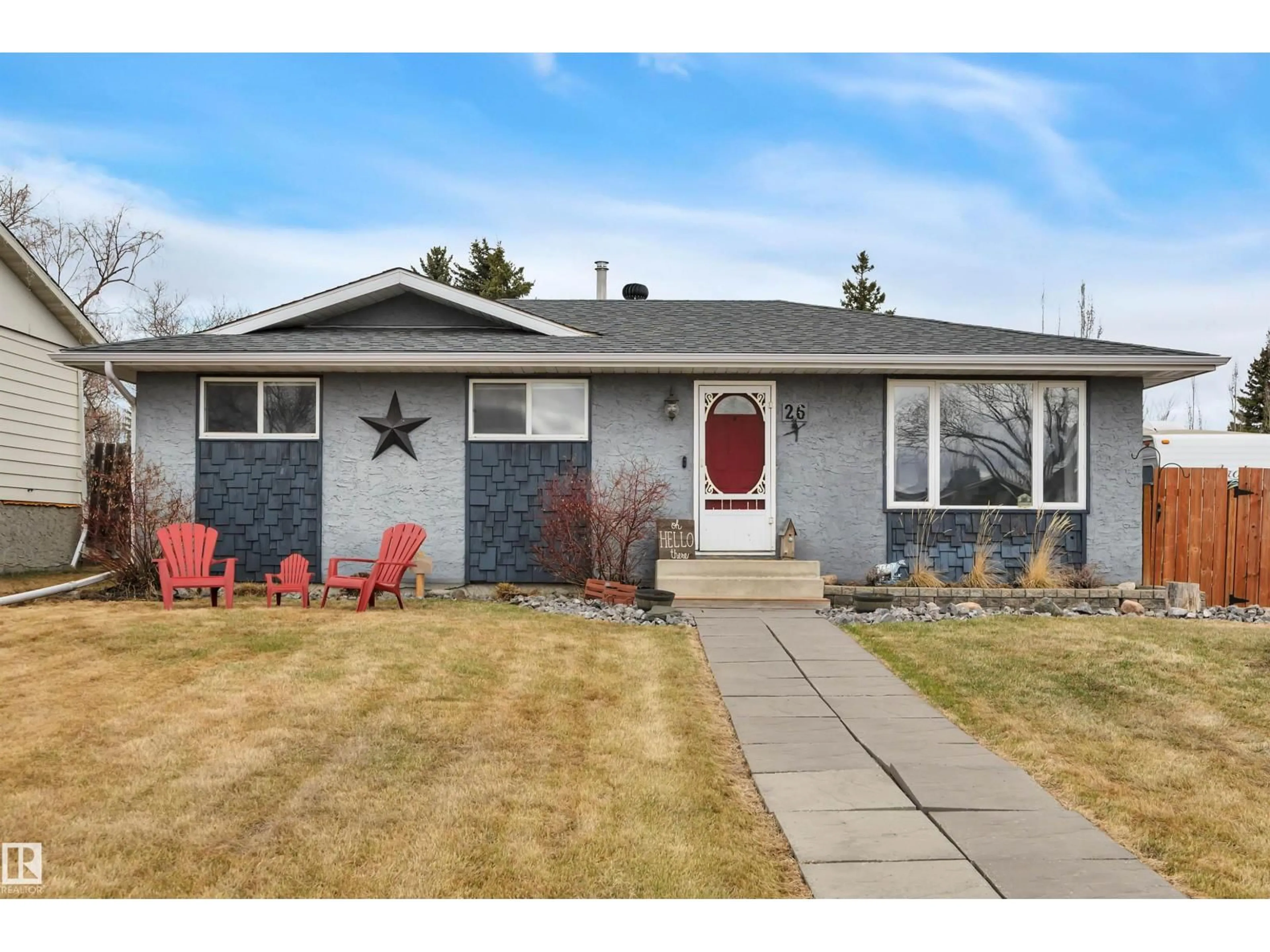 Home with vinyl exterior material, street for 26 SOUTHPARK DR, Leduc Alberta T9E4W9