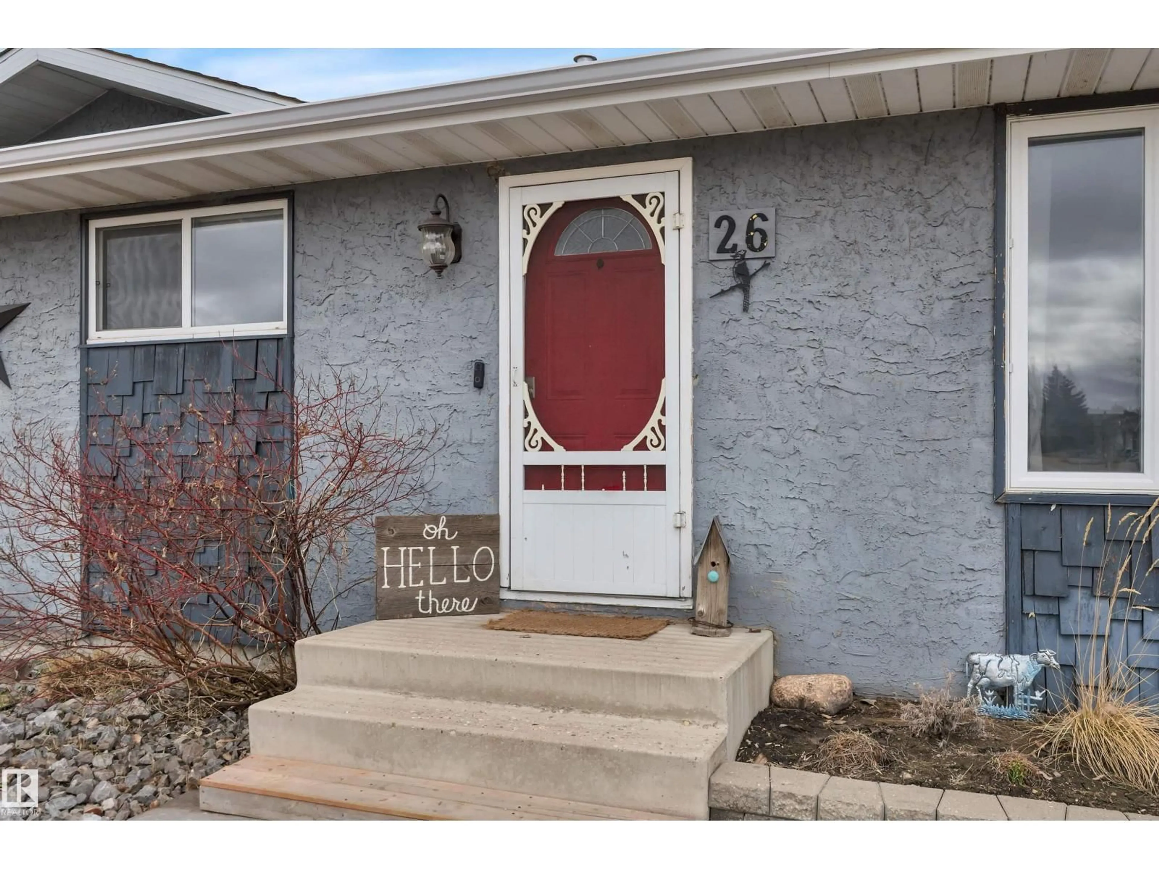 Indoor entryway for 26 SOUTHPARK DR, Leduc Alberta T9E4W9
