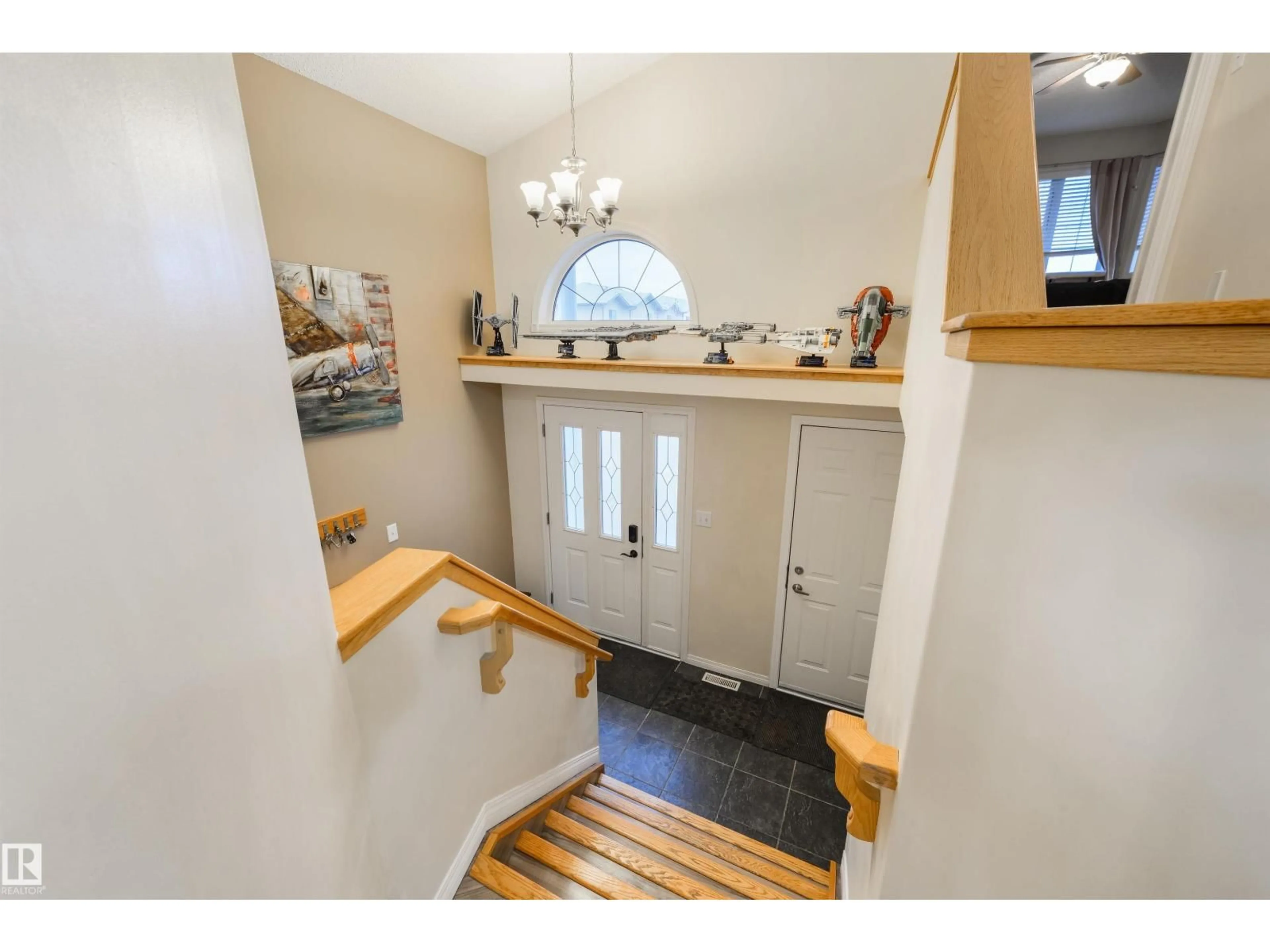 Indoor entryway for 7 HILLDOWNS DR, Spruce Grove Alberta T7X4P7