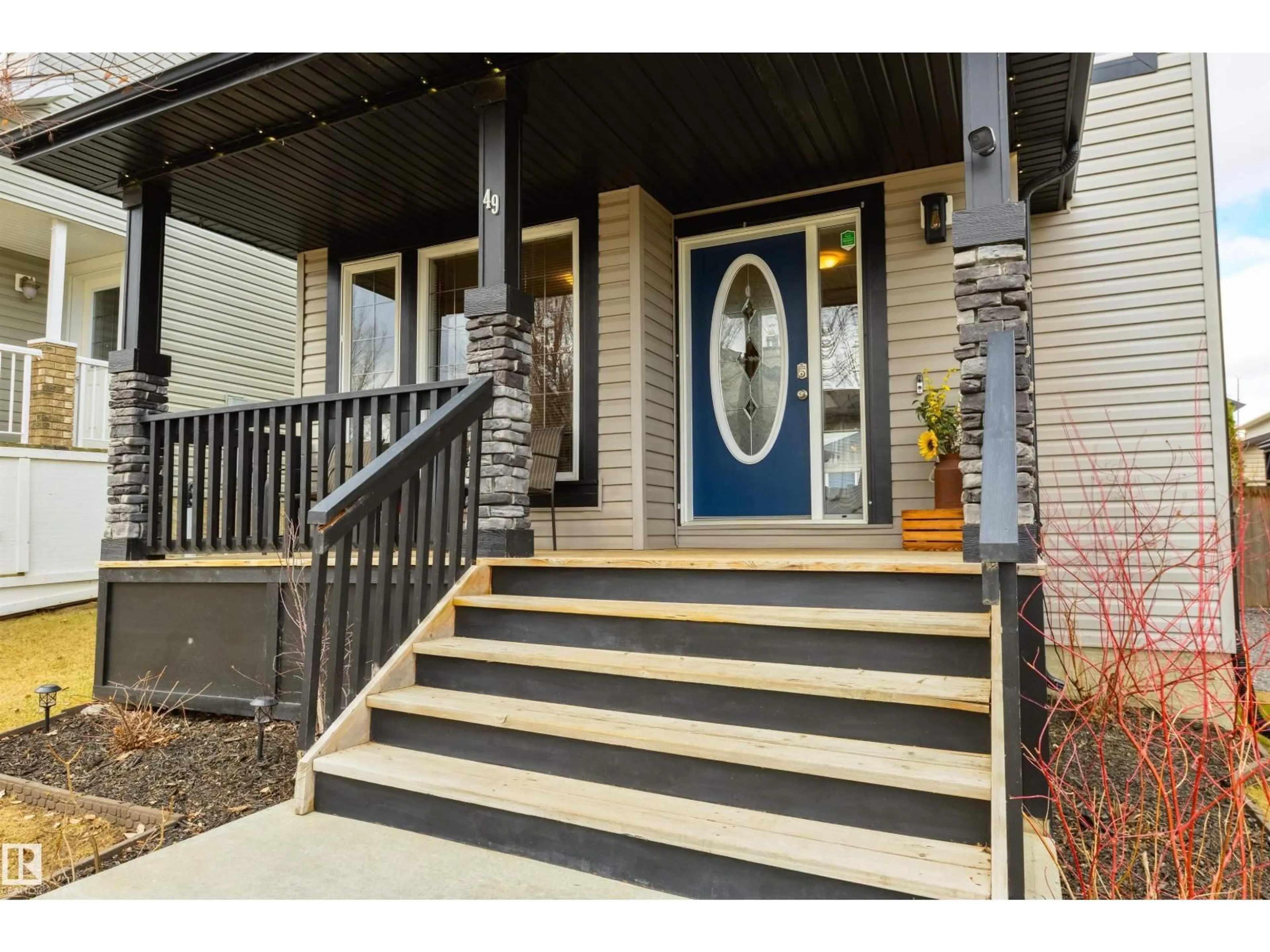 Indoor entryway for 49 SPRUCE VILLAGE DR, Spruce Grove Alberta T7X0H1