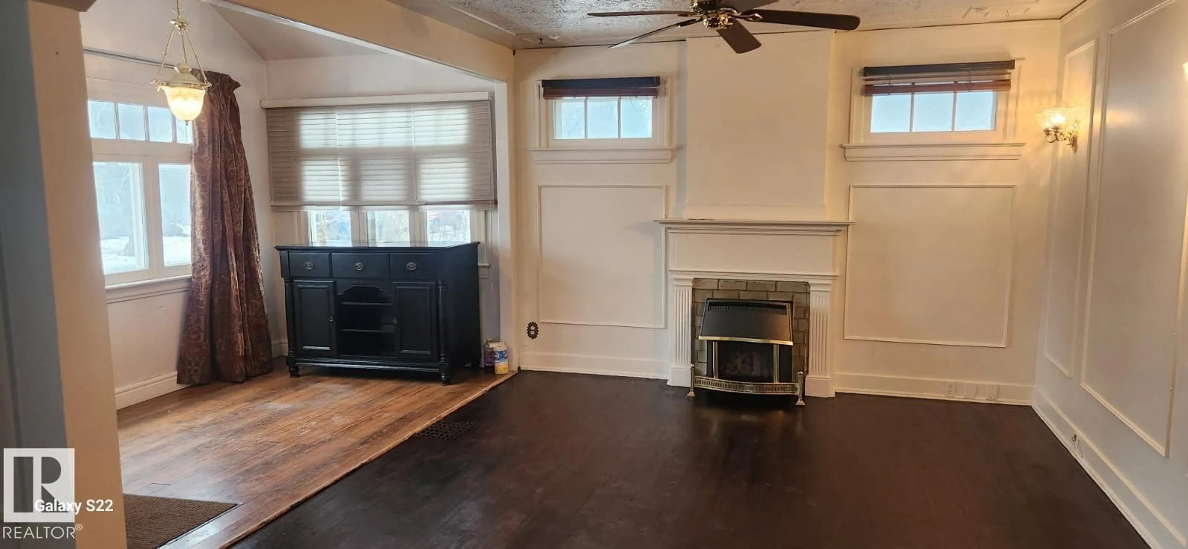 A pic of a room for 11619 96 ST, Edmonton Alberta T5G1T8