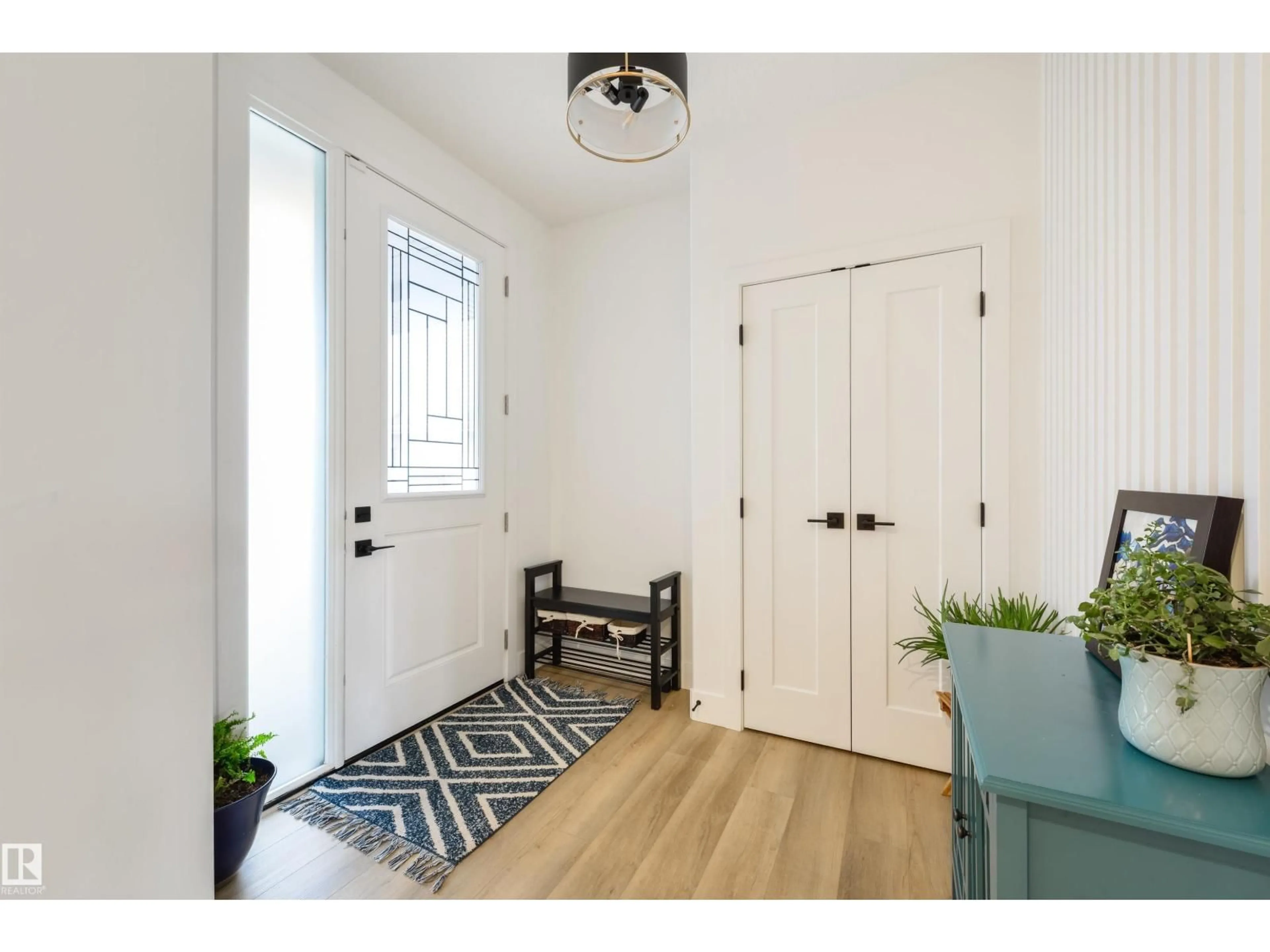 Indoor entryway for 36 AVONLEA WY, Spruce Grove Alberta T7X0Y3