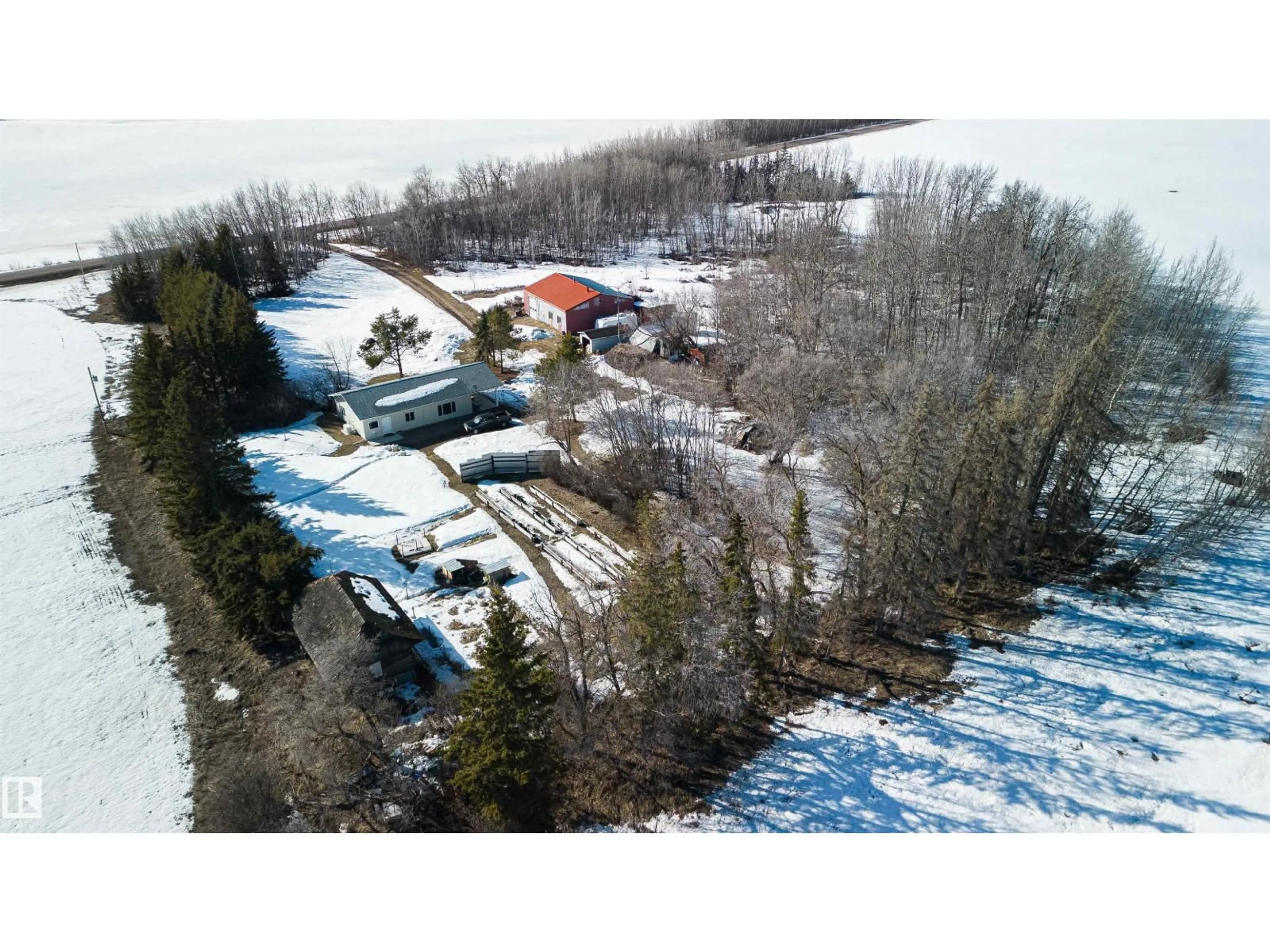 A pic from outside/outdoor area/front of a property/back of a property/a pic from drone, building for 59253 RANGE ROAD 170, Rural Smoky Lake County Alberta T0A3C0