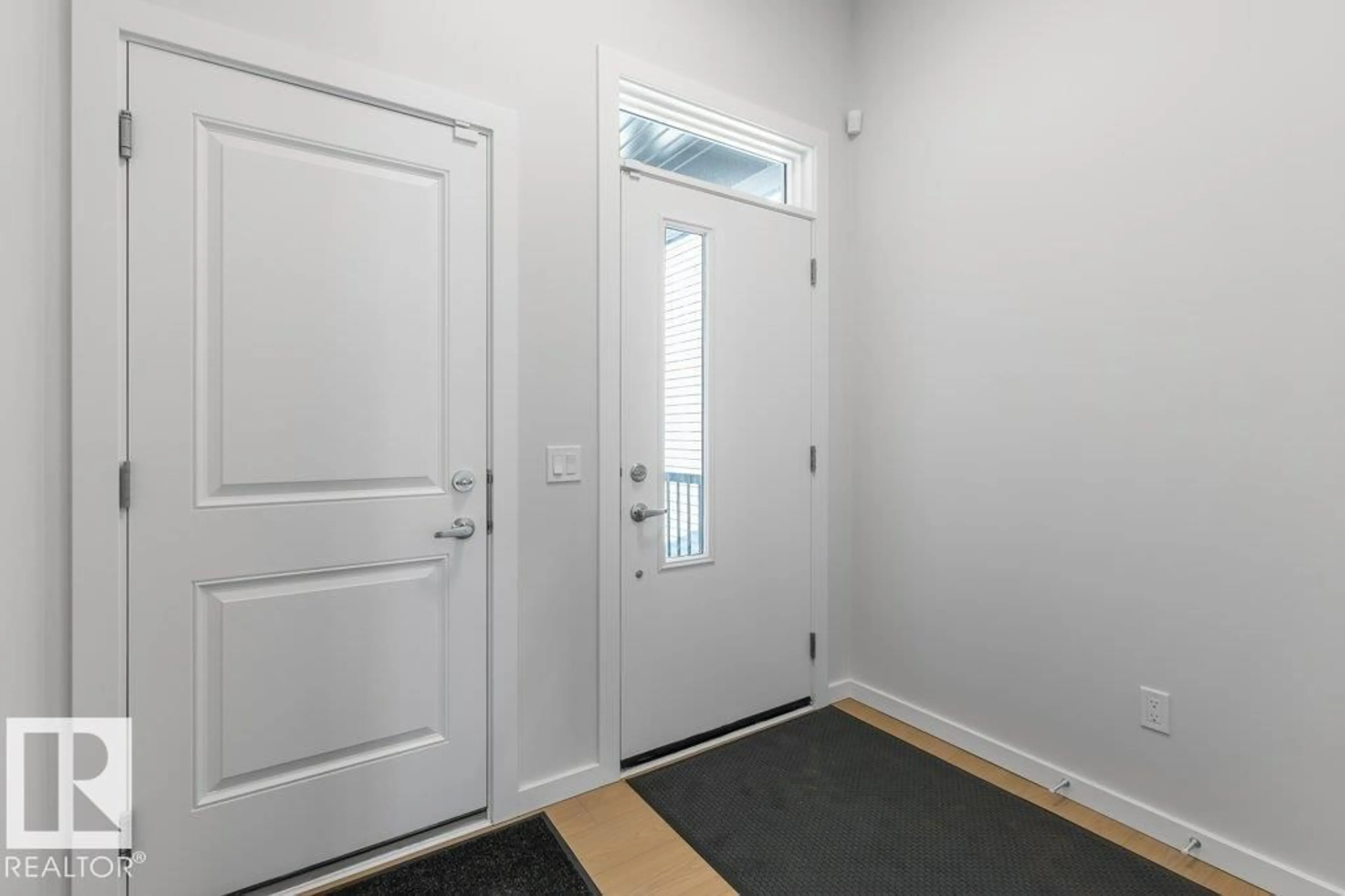 Indoor entryway for 17339 3 ST, Edmonton Alberta T5Y4G7