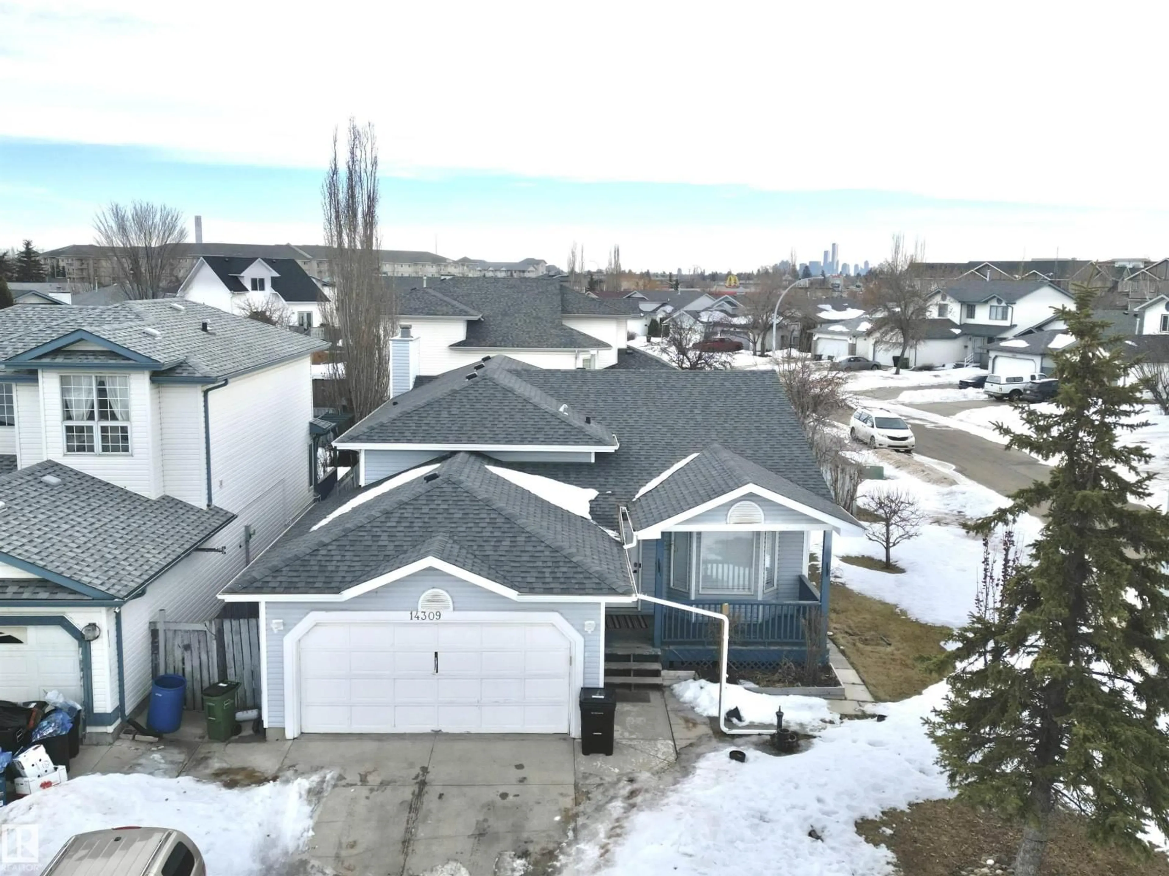 A pic from outside/outdoor area/front of a property/back of a property/a pic from drone, unknown for NW - 14309 128A ST, Edmonton Alberta T6V1E1