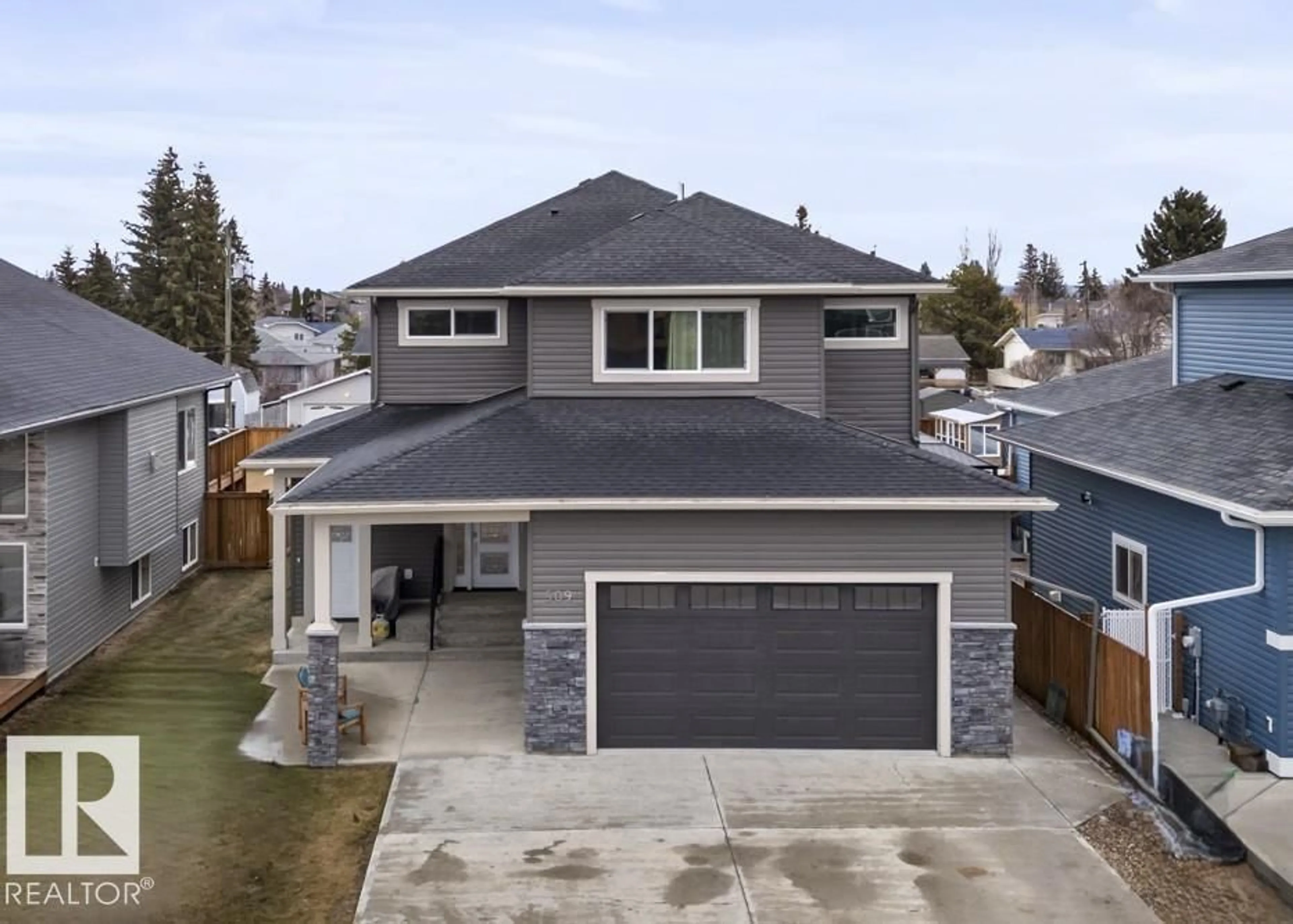 A pic from outside/outdoor area/front of a property/back of a property/a pic from drone, street for 509 18TH ST, Cold Lake Alberta T9M0K3