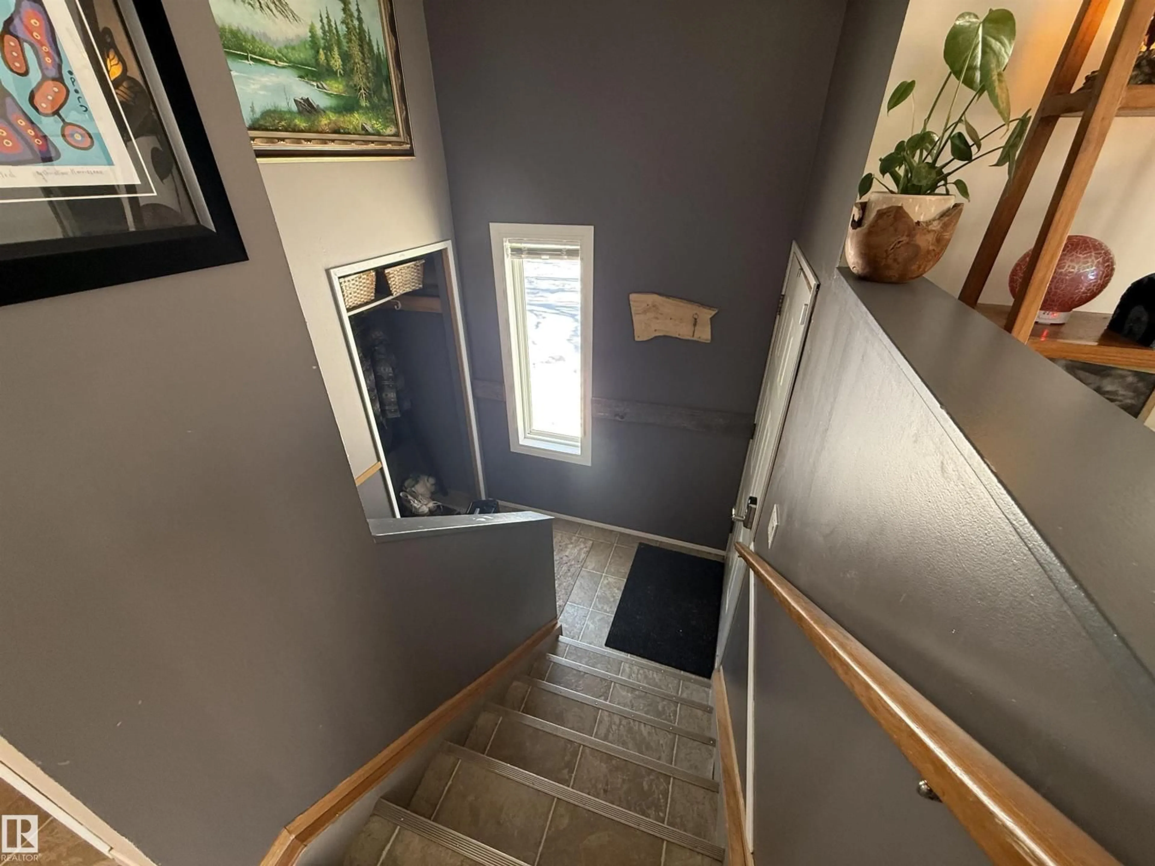 Stairs for 64 TAWATINAW DR, Rural Athabasca County Alberta T9S2A2