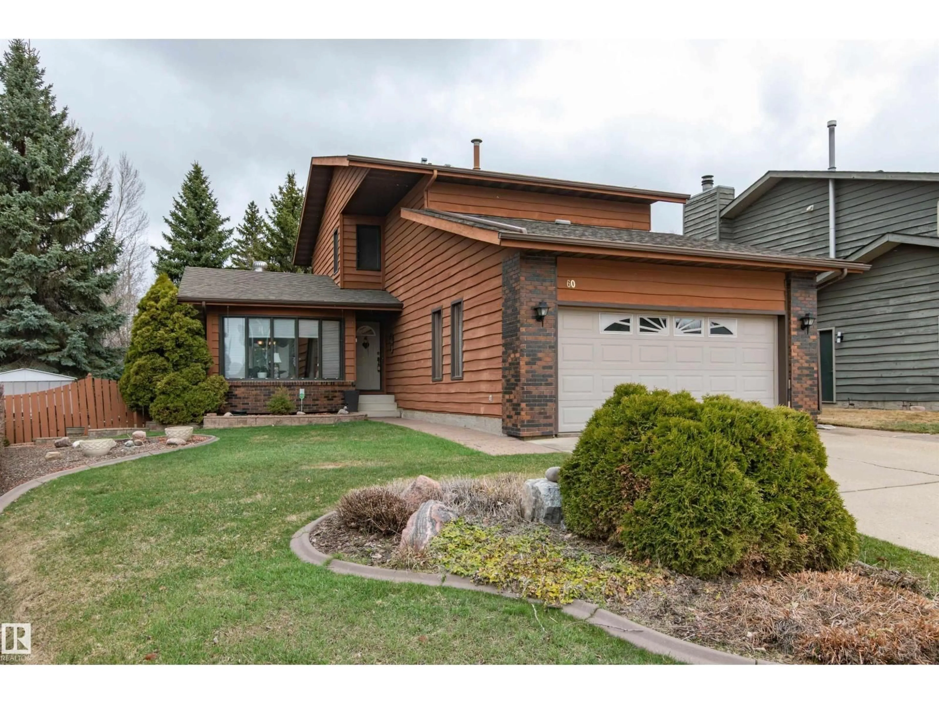 Home with brick exterior material, street for 60 WOODSTOCK DR, Sherwood Park Alberta T8A4C3