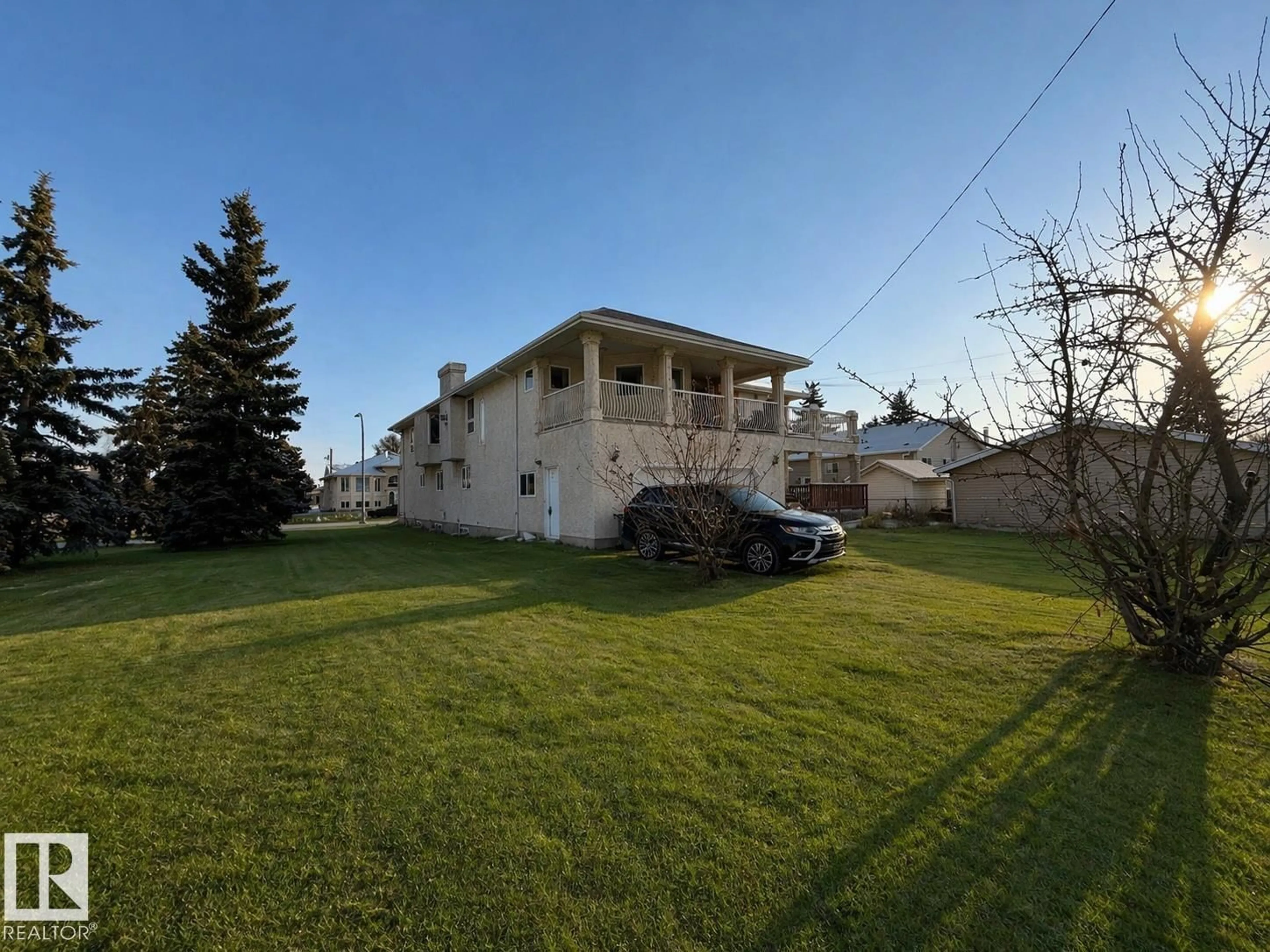 A pic from outside/outdoor area/front of a property/back of a property/a pic from drone, unknown for NW - 10644 155 ST, Edmonton Alberta T5P2M5