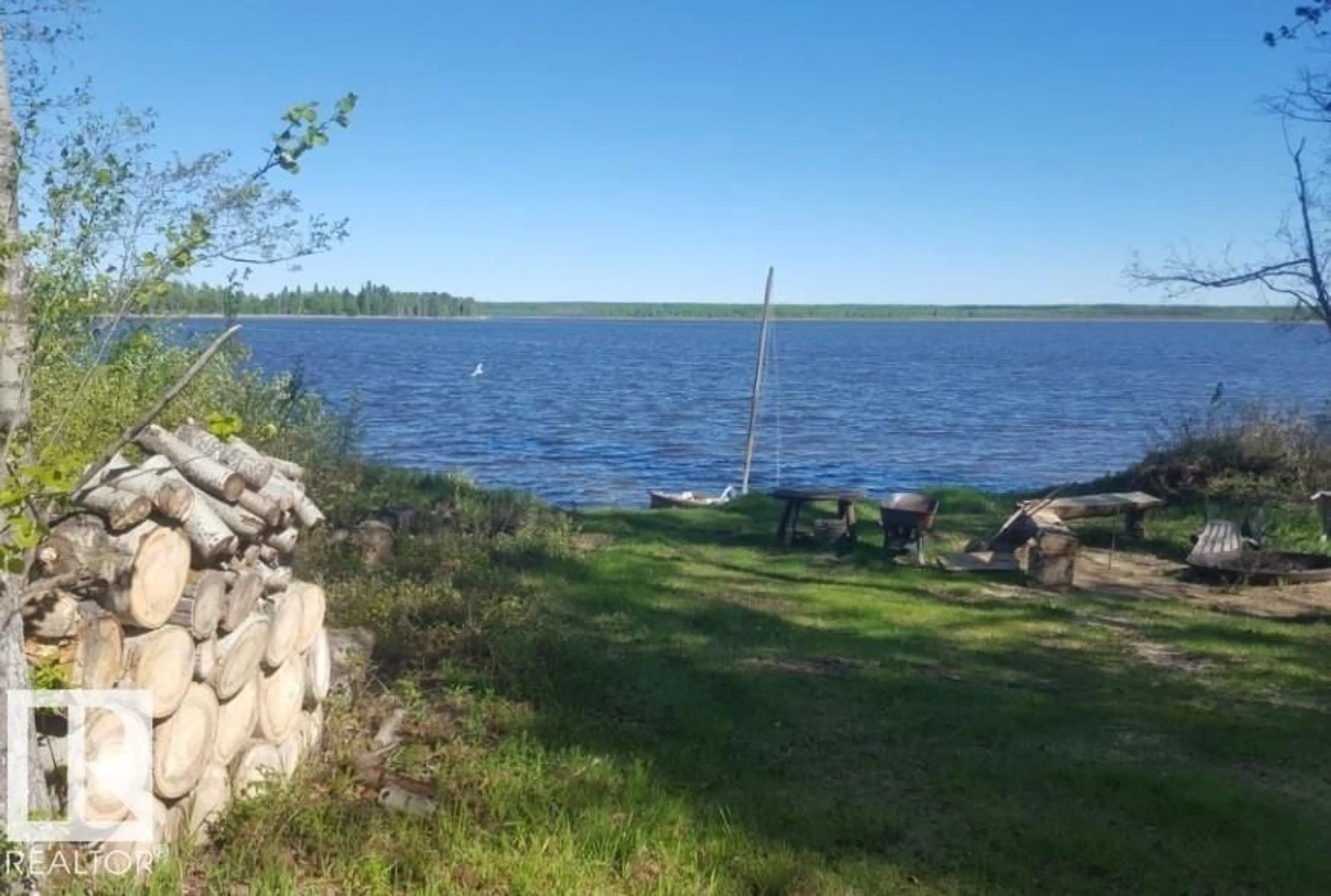 Patio, water/lake/river/ocean view for 52502 - 106 RGE ROAD 25, Rural Parkland County Alberta T7Y2M2