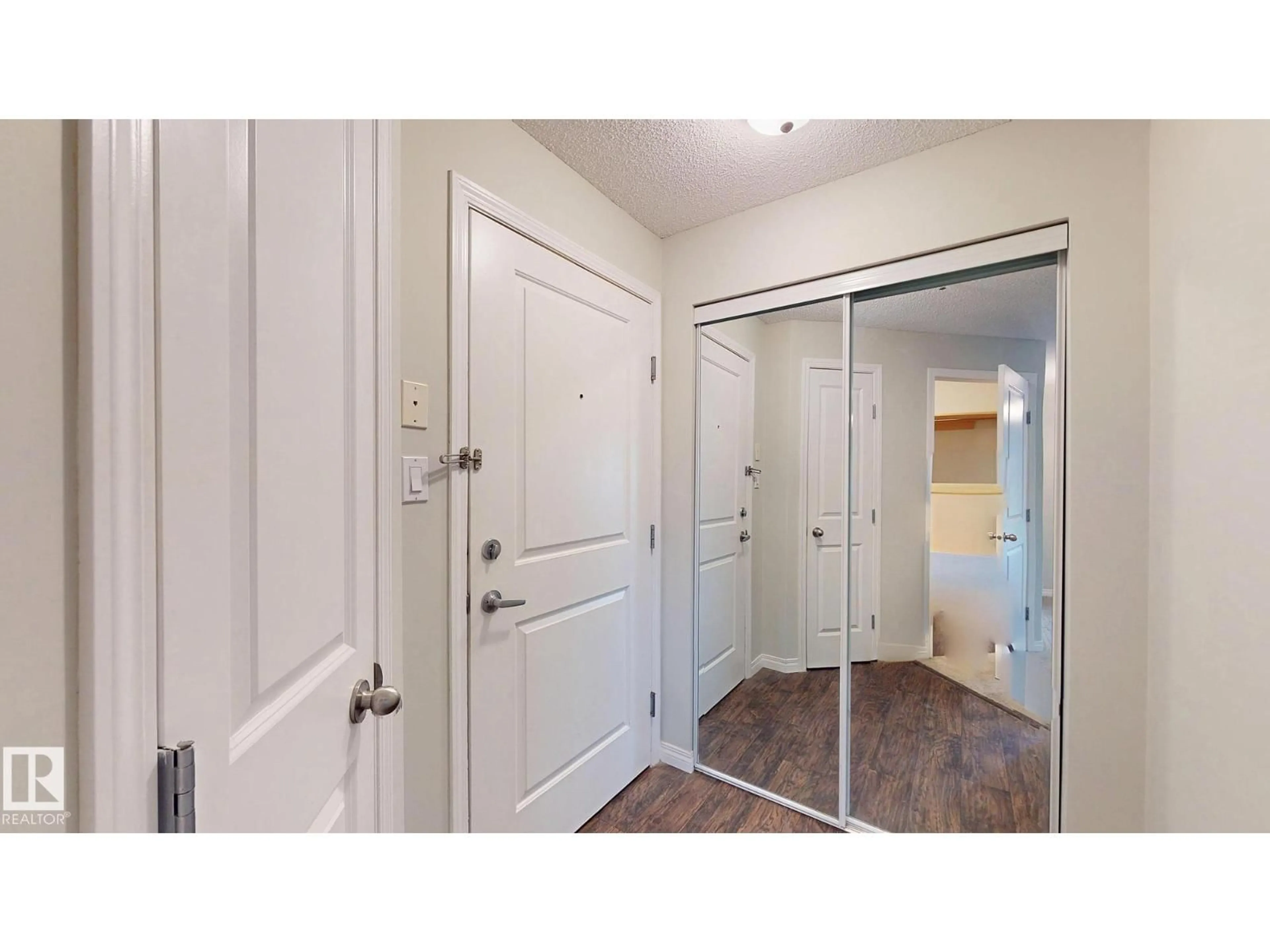 Indoor entryway for #228 - 2305 35A AV, Edmonton Alberta T6T1Z2