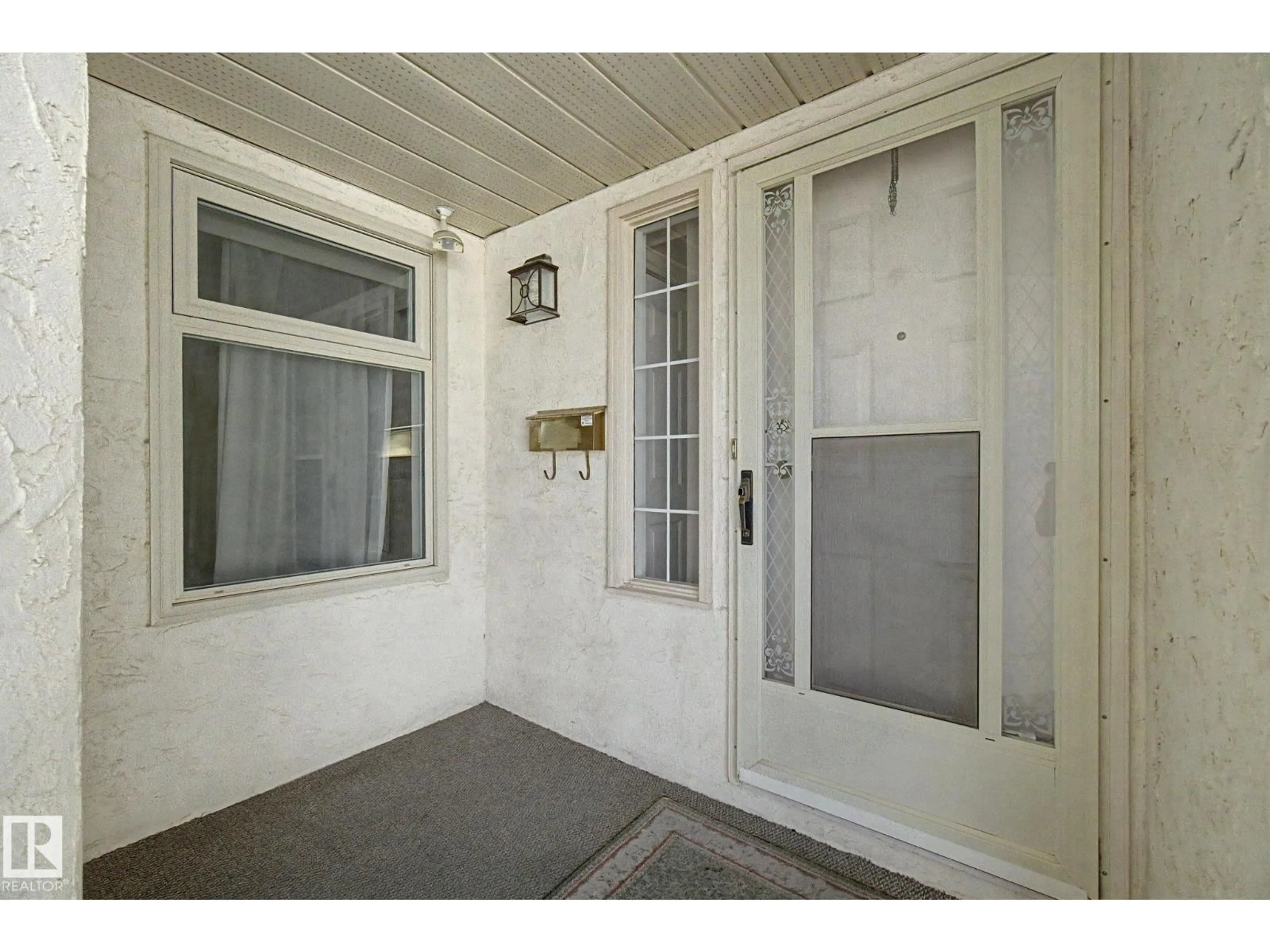 Indoor entryway for NW - 1542 54 ST, Edmonton Alberta T6L6H4