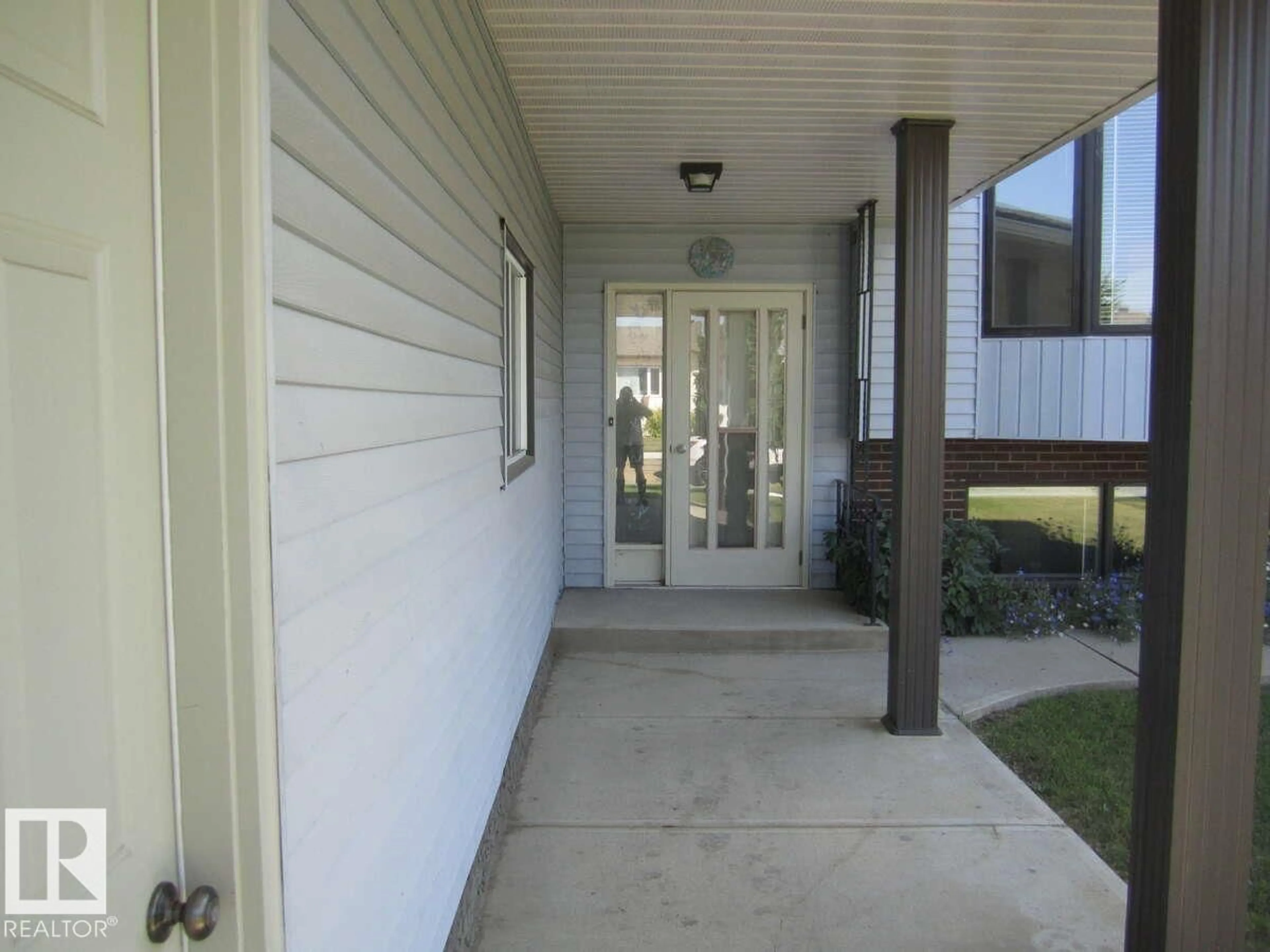 Unknown for 4105 47 ST, Vegreville Alberta T9C1C1