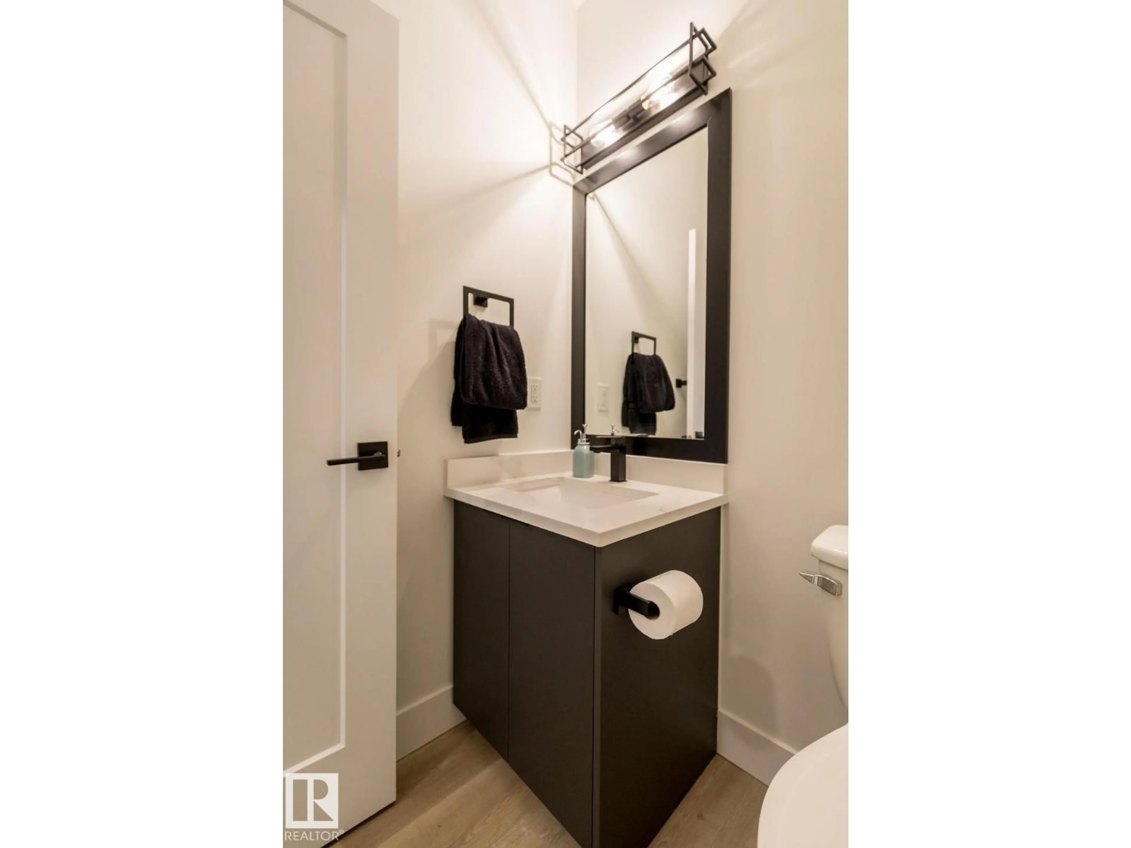 Contemporary bathroom, unknown for 102 BLUFF CV, Leduc Alberta T9E1M8