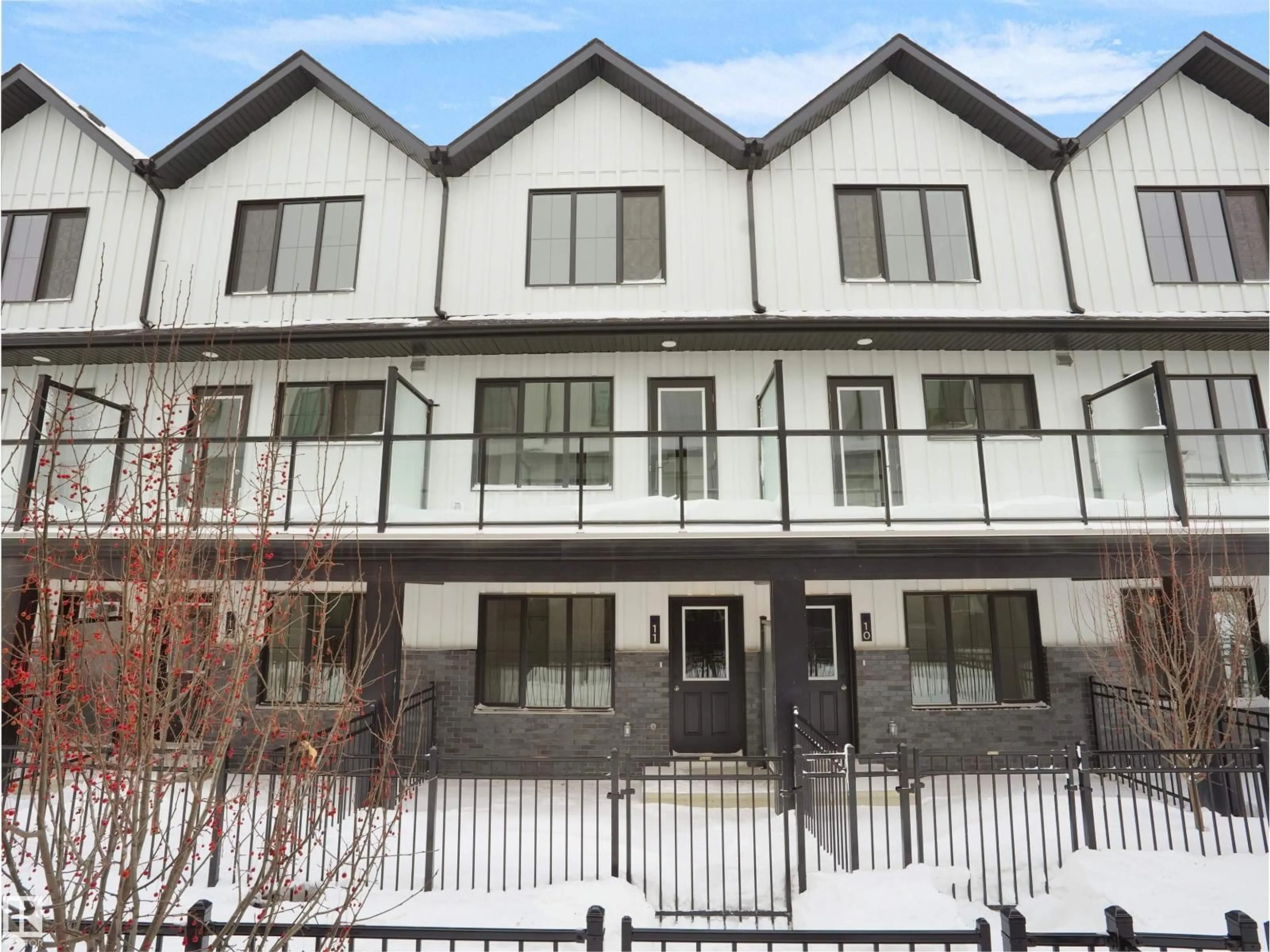 Unknown for 11 29 AIRPORT RD NW, Edmonton Alberta T5G2P9