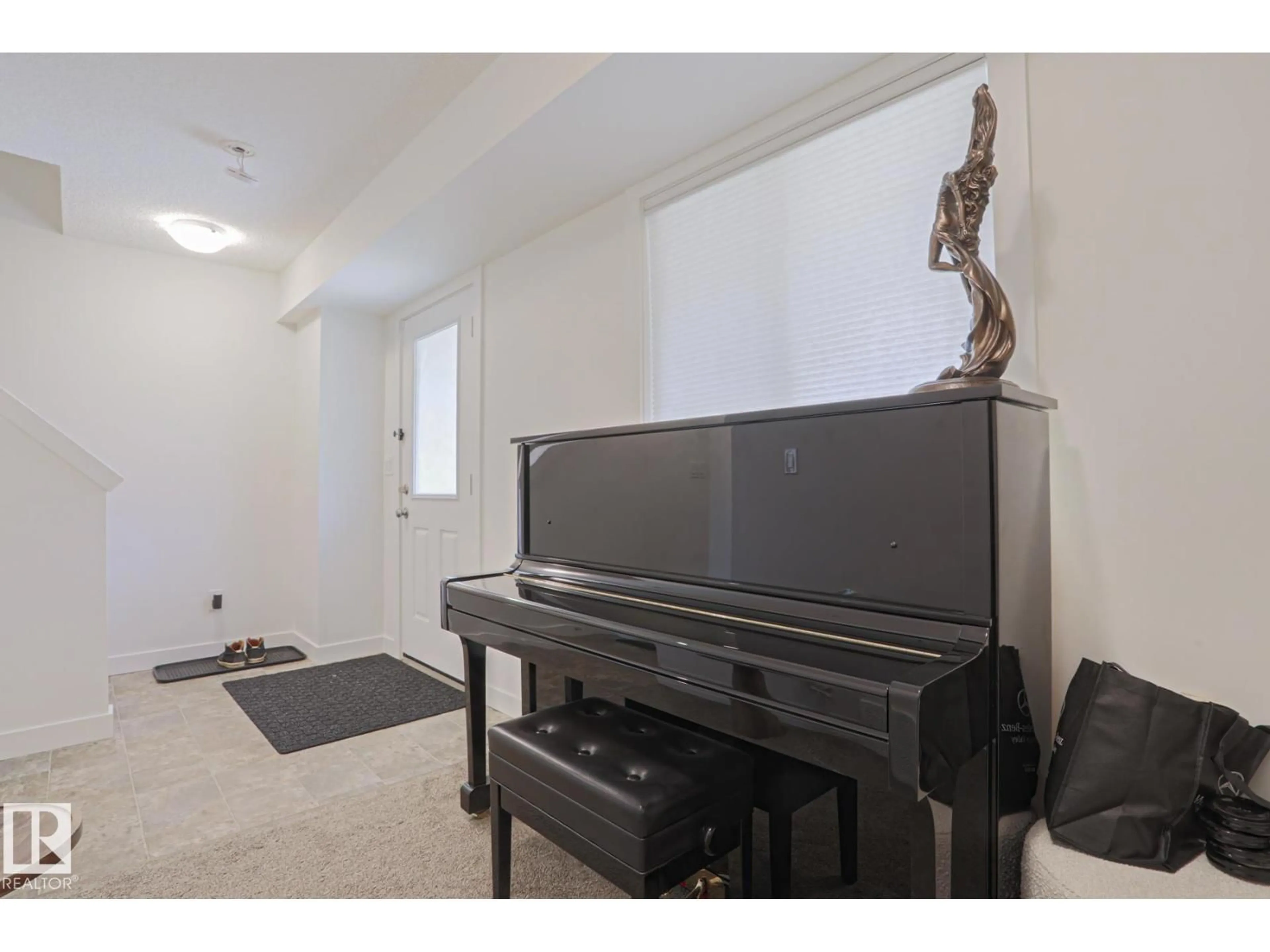 A pic of a room for 33 16903 68 ST NW, Edmonton Alberta T5Z0R1