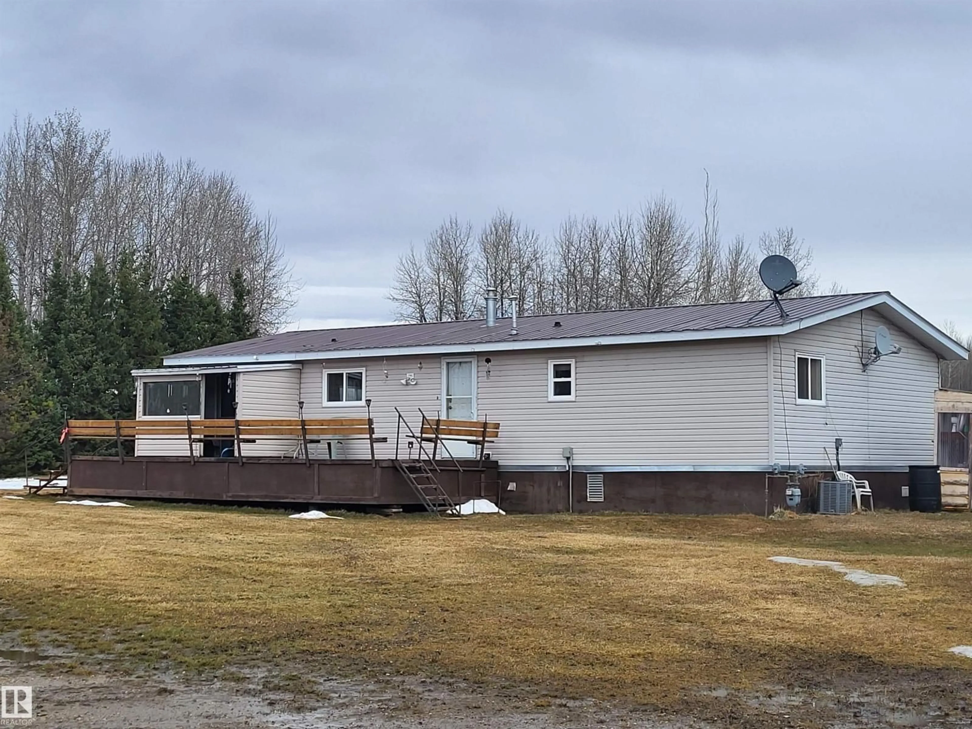 A pic from outside/outdoor area/front of a property/back of a property/a pic from drone, unknown for 48030 RANGE ROAD 84, Rural Brazeau County Alberta T7A2A1