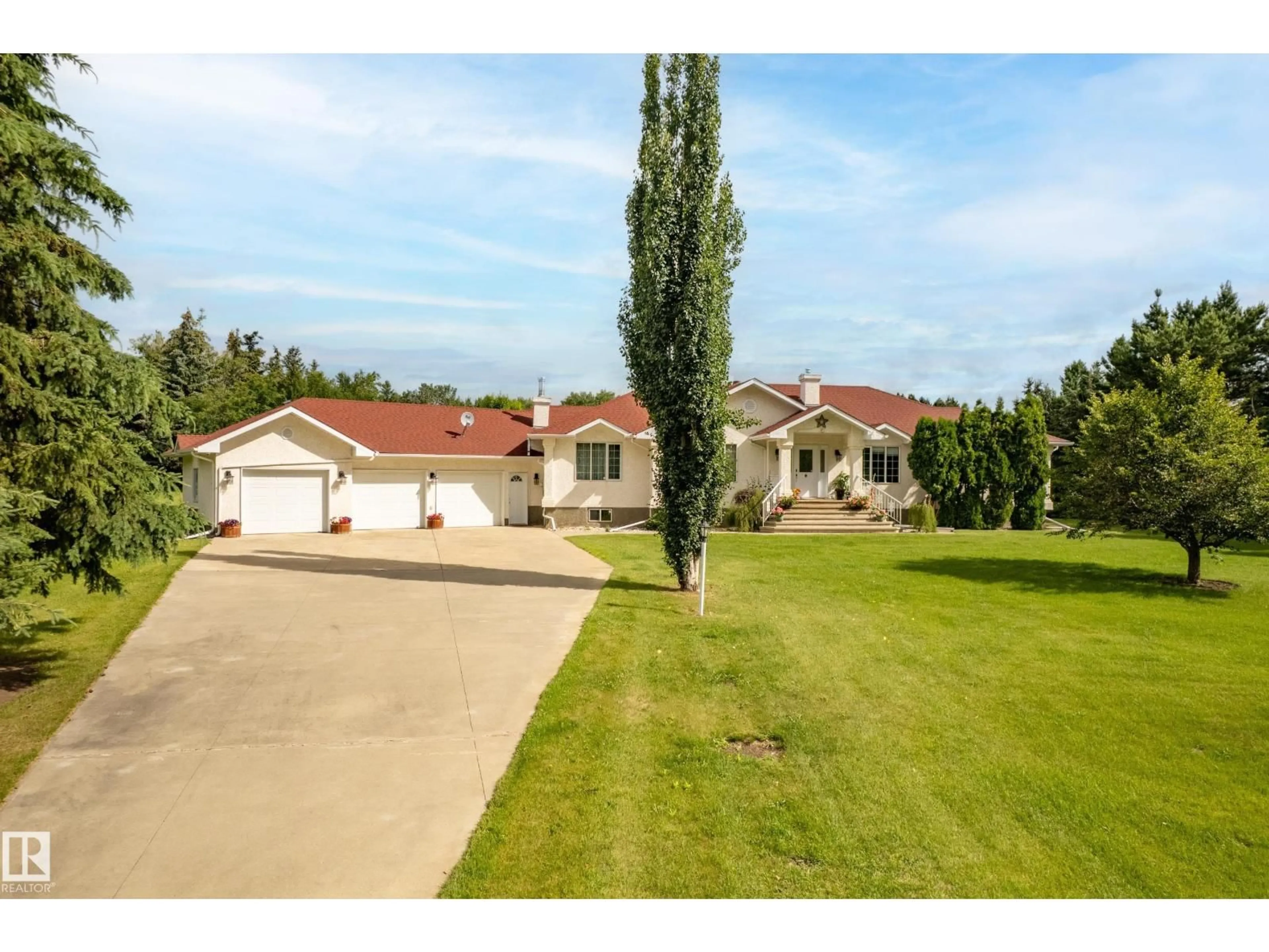 A pic from outside/outdoor area/front of a property/back of a property/a pic from drone, street for 39 RGE ROAD 262 RGE ROAD, Rural Parkland County Alberta T7Y1C2