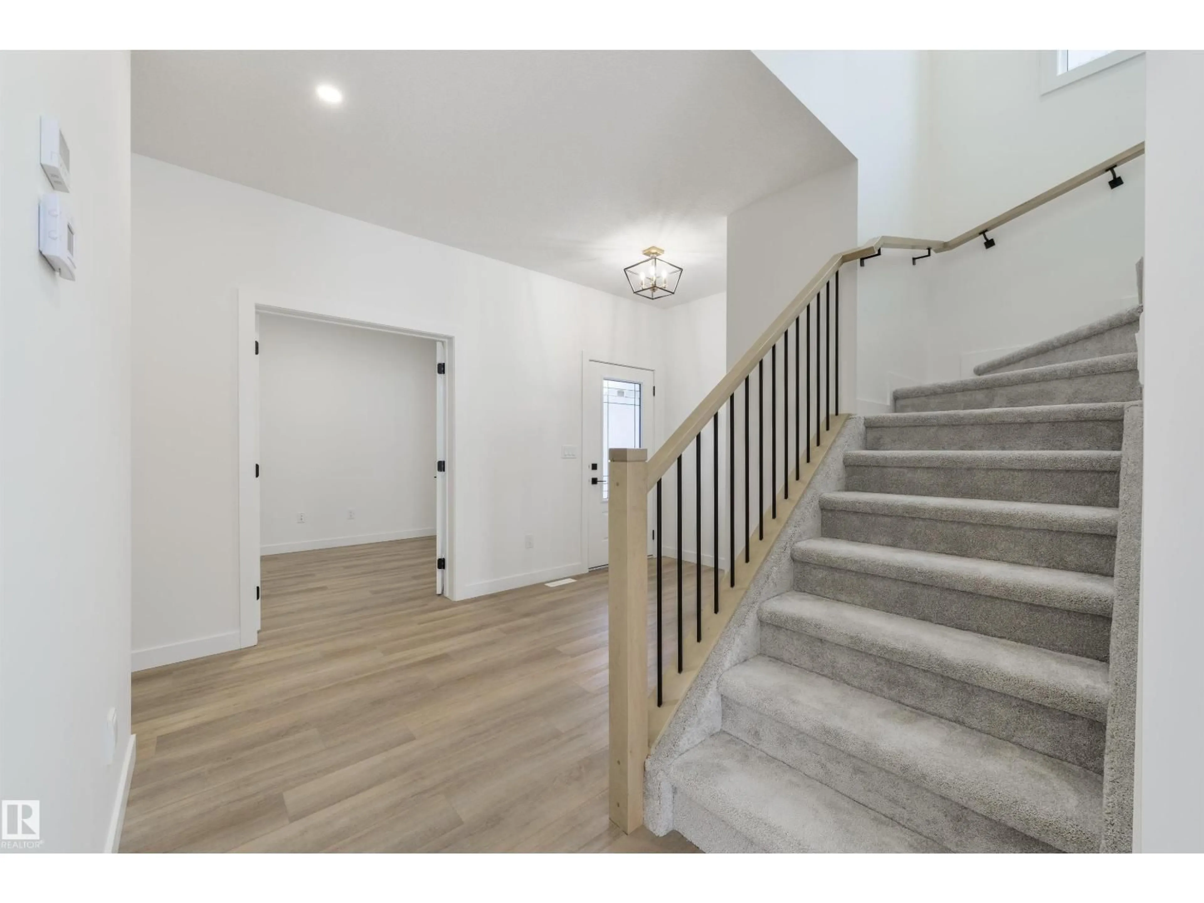 Indoor foyer for 162 CALDEON CR, Spruce Grove Alberta T7X4E3