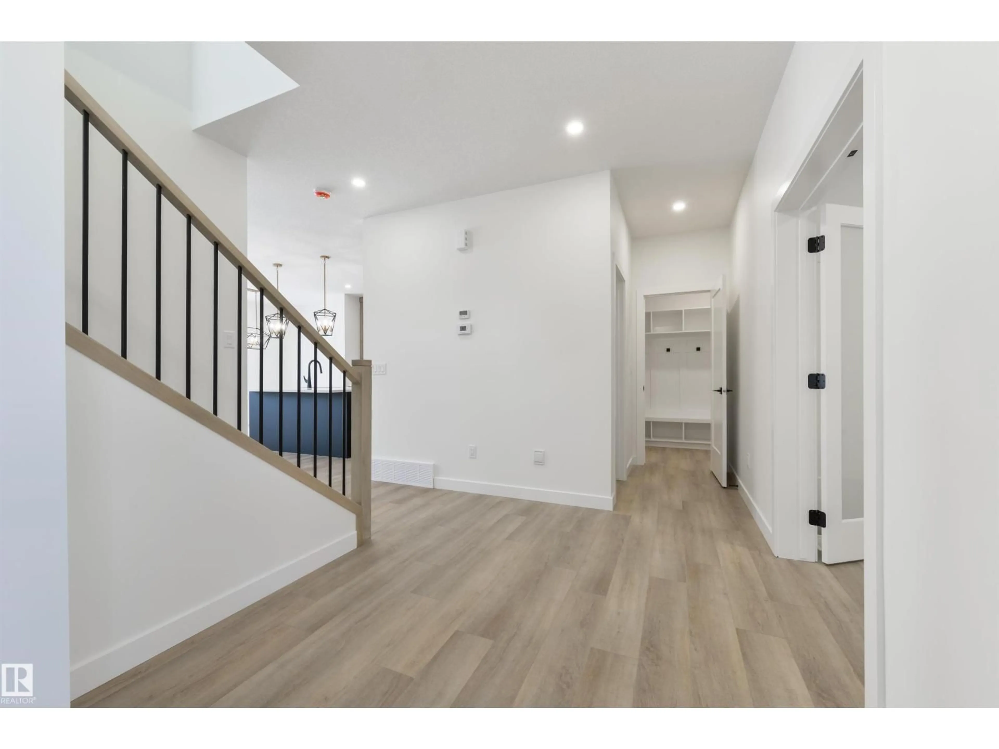 Indoor entryway for 162 CALDEON CR, Spruce Grove Alberta T7X4E3