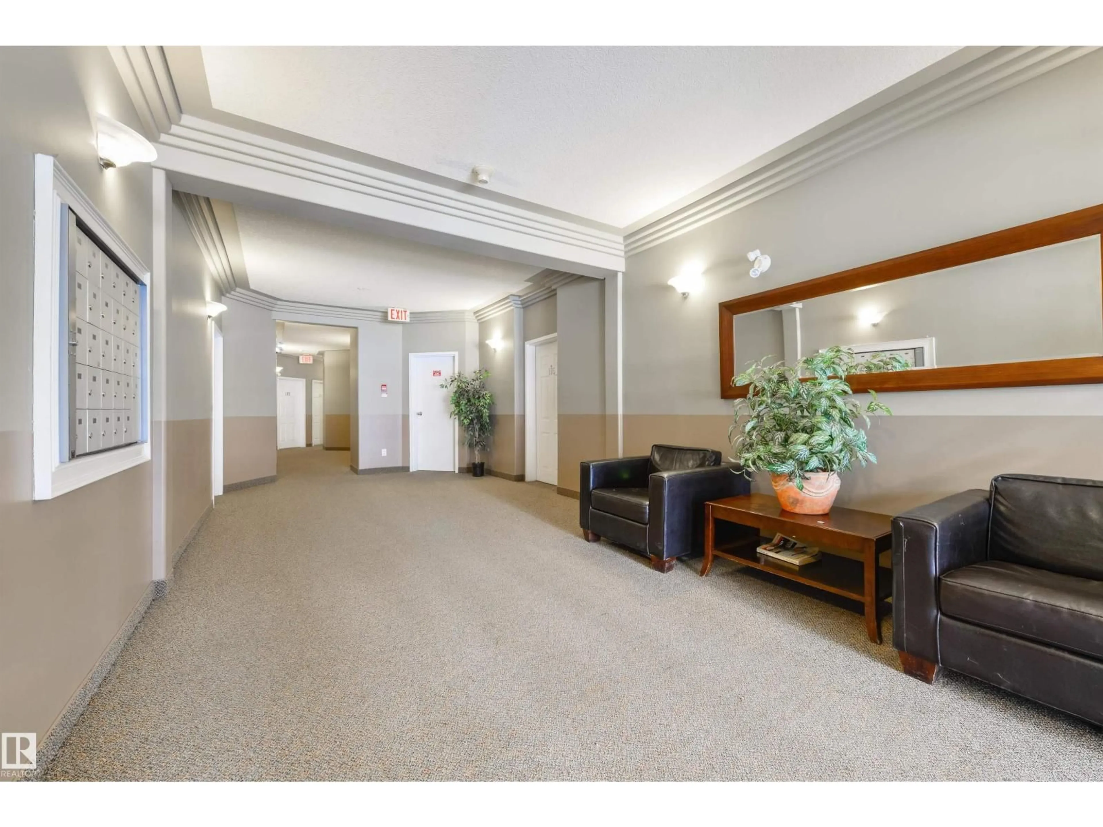 Lobby for 301 - 10033 116 ST, Edmonton Alberta T5K2X5