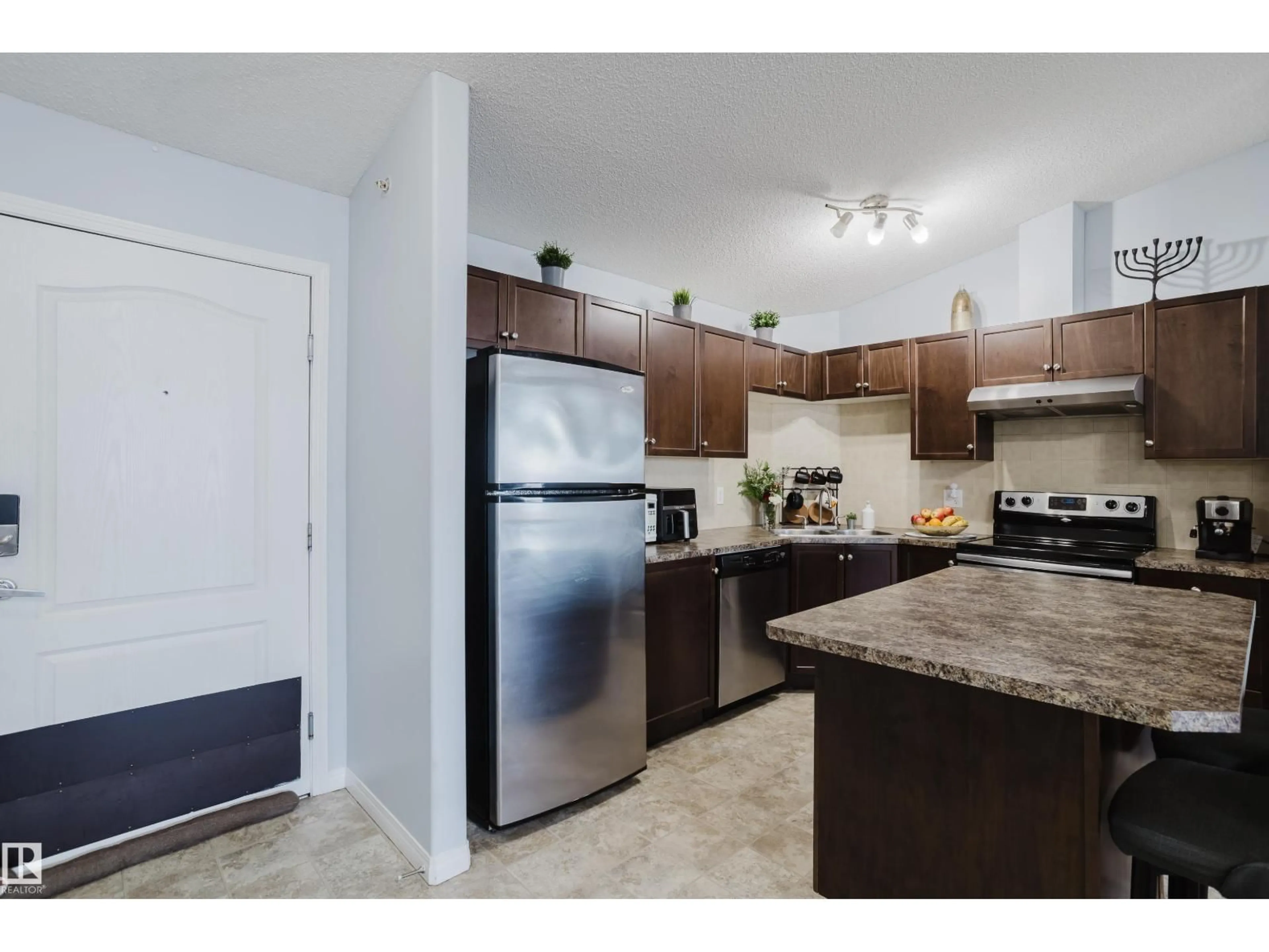 Standard kitchen, unknown for 7327 - 7412 SOUTH TERWILLEGAR DR, Edmonton Alberta T6R0L8