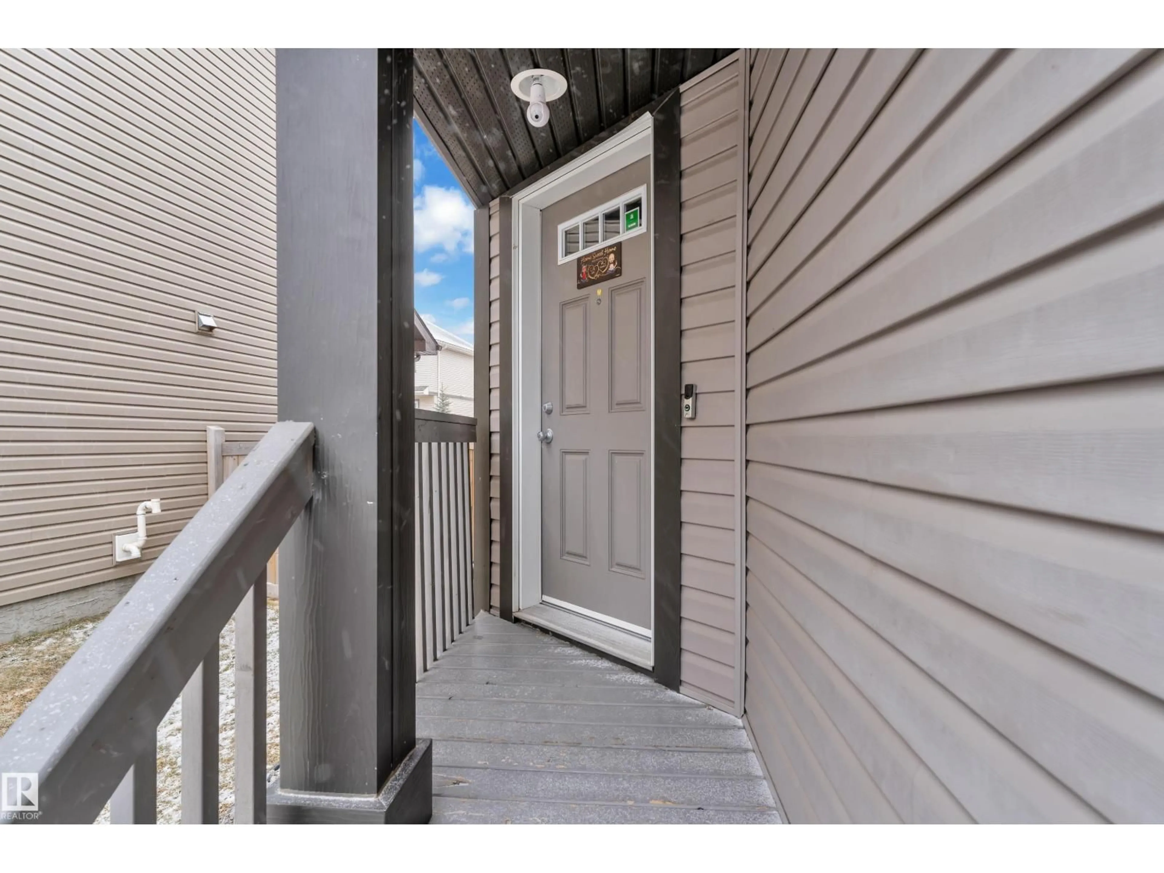 Indoor entryway for 718 177 ST, Edmonton Alberta T6W1A5