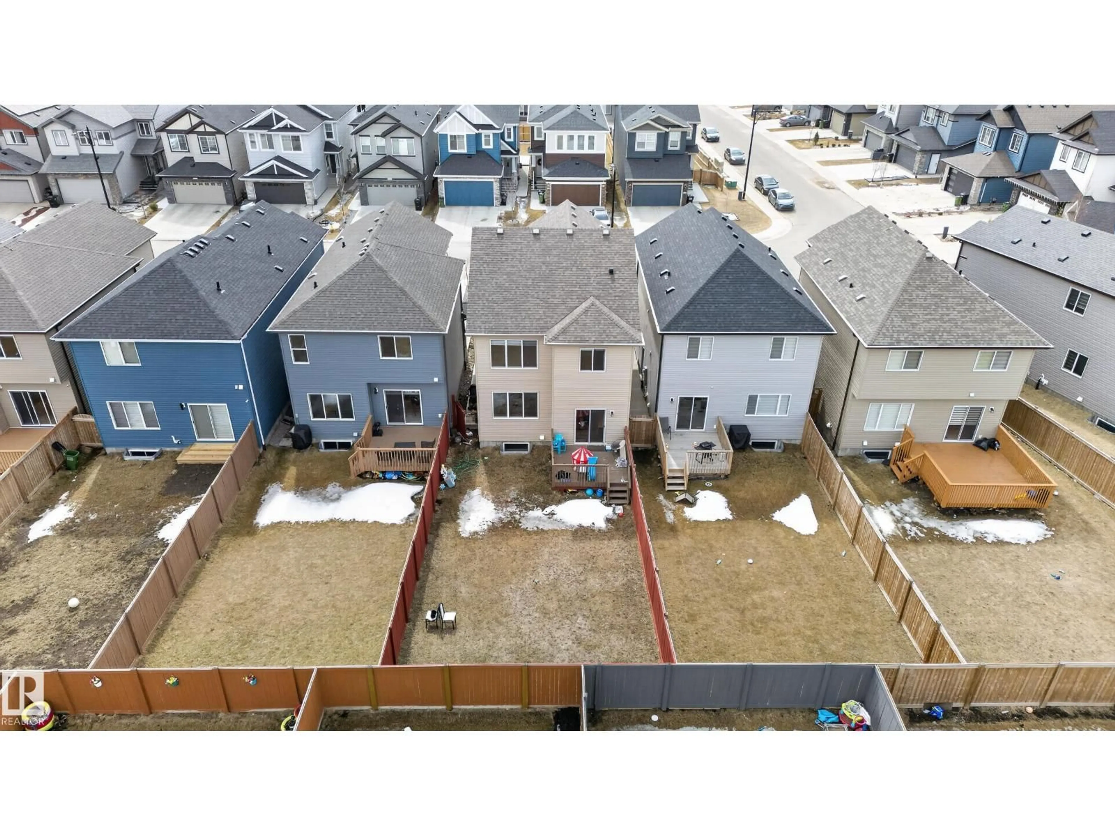 A pic from outside/outdoor area/front of a property/back of a property/a pic from drone, unknown for 5242 23 AV, Edmonton Alberta T6X2X3