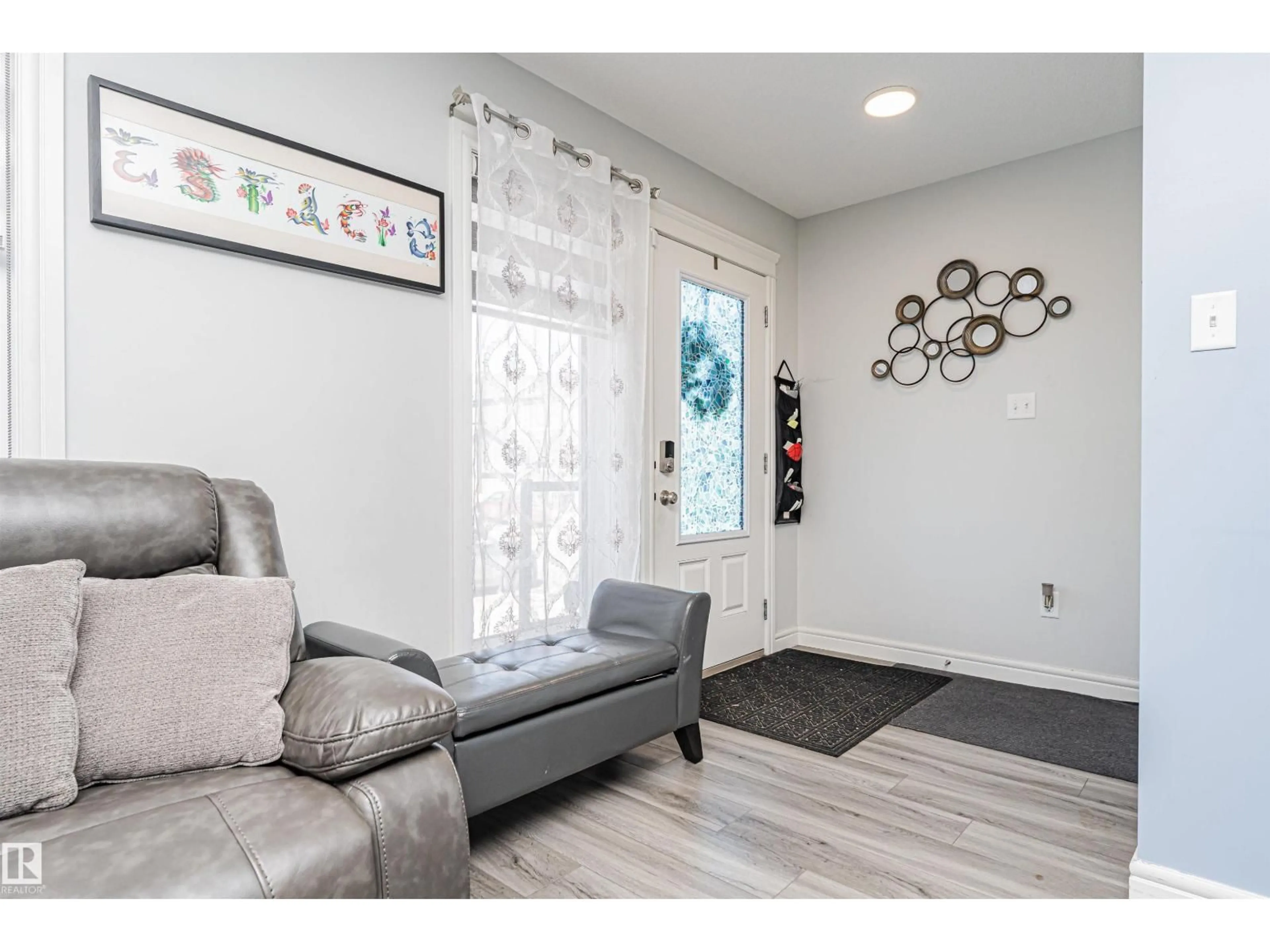 Indoor entryway for 2051 GRAYDON HILL CR, Edmonton Alberta T6W4C5