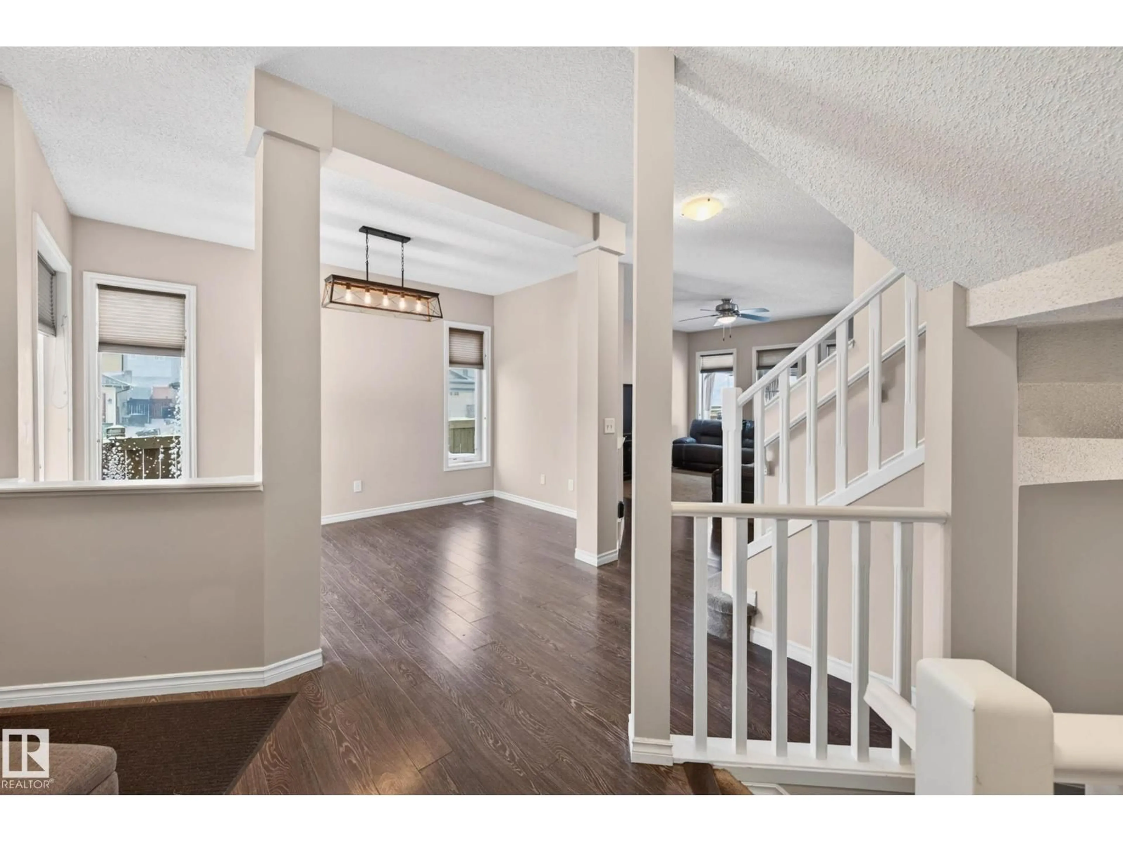 Indoor entryway for 3233 21A AV, Edmonton Alberta T6T0K5