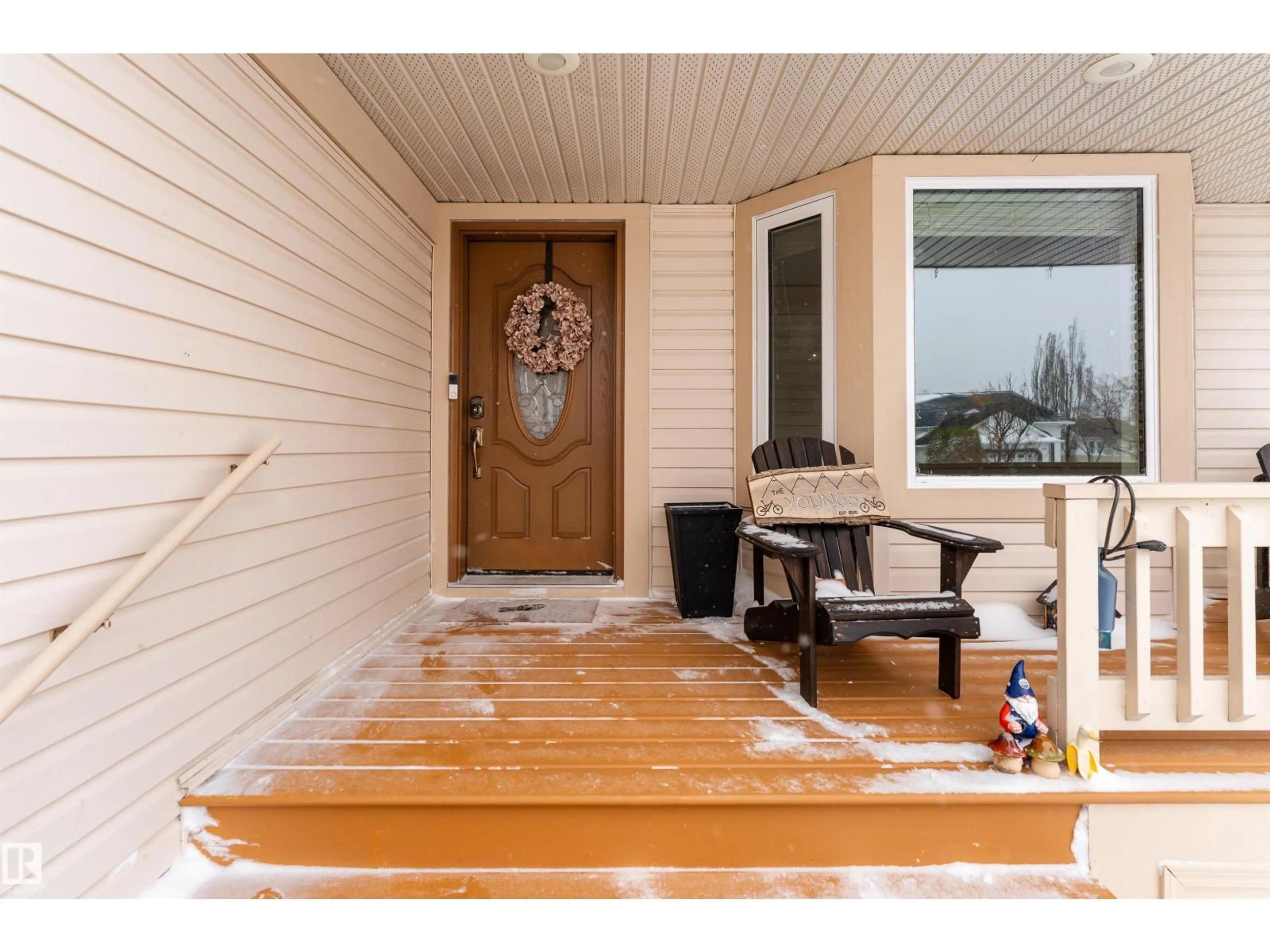 Indoor entryway for 125 REGAL CL, Sherwood Park Alberta T8A5X9