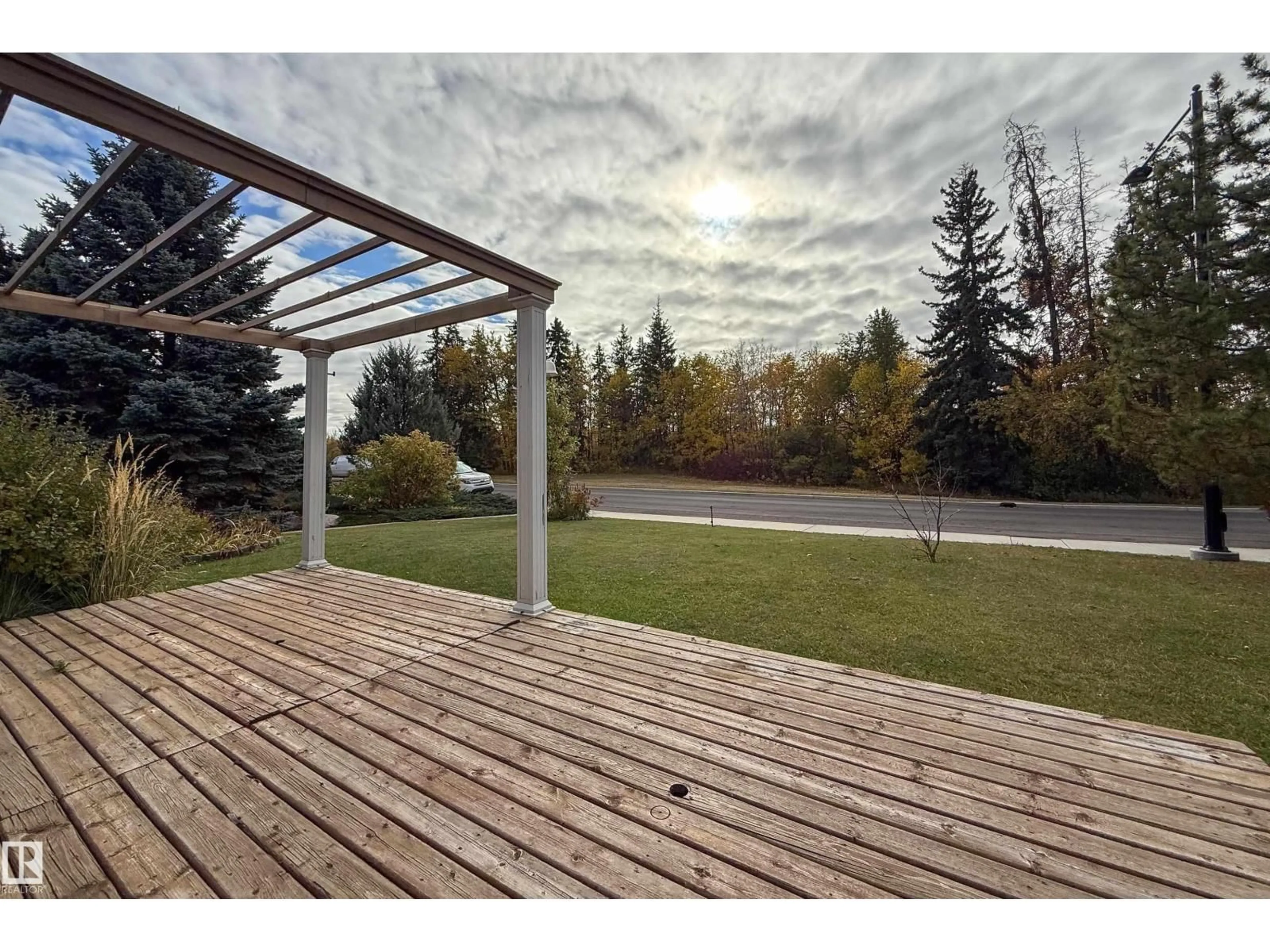 Patio, water/lake/river/ocean view for 7135 87 ST, Edmonton Alberta T6G3G1