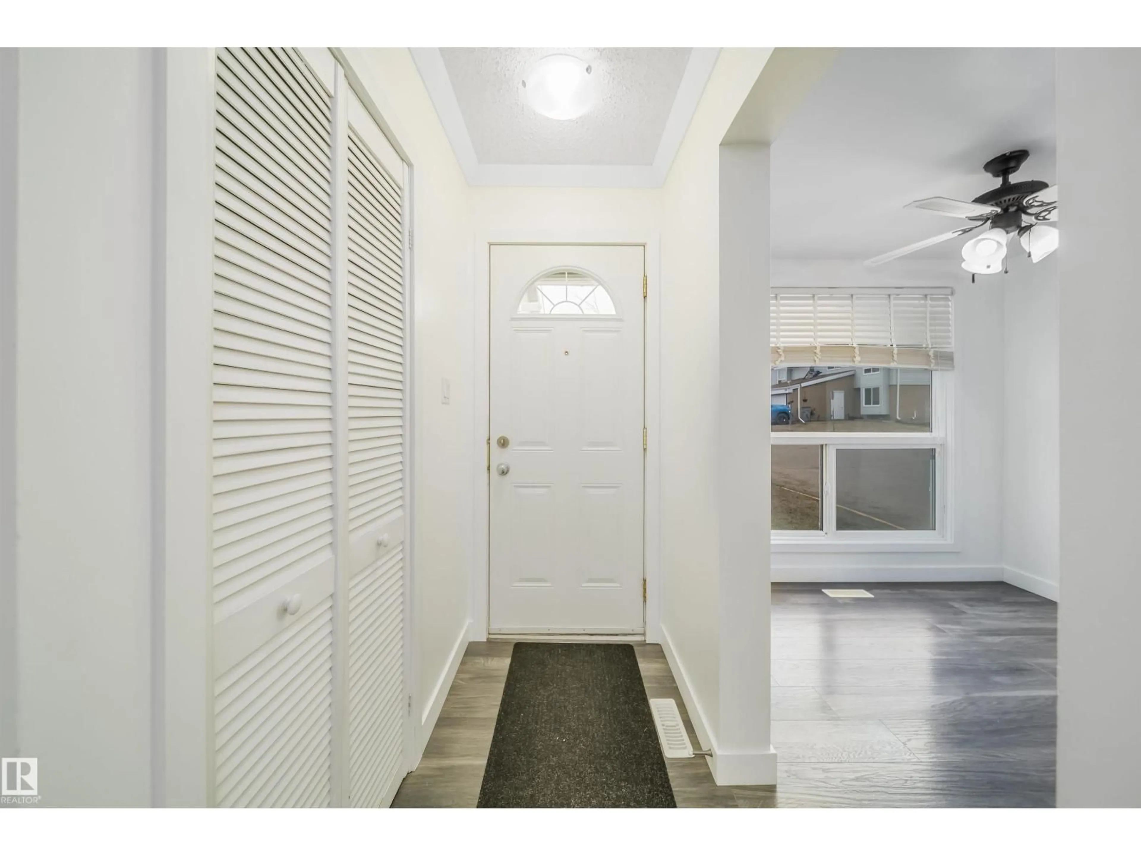 Indoor entryway for 195 GRANDIN VG, St. Albert Alberta T8N2J3