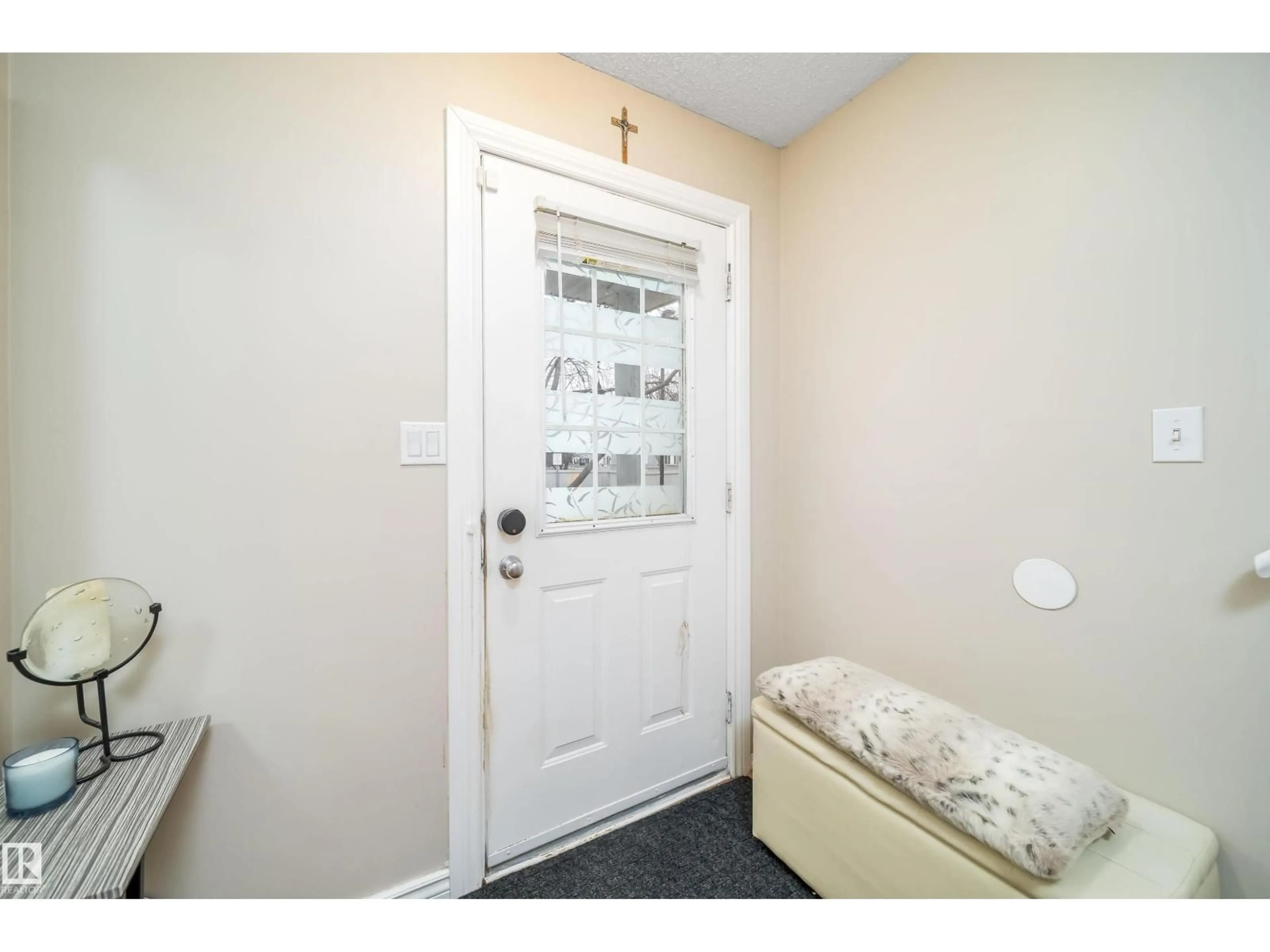 Indoor entryway for 14603 - 50 MILLER BV, Edmonton Alberta T5Y3B6