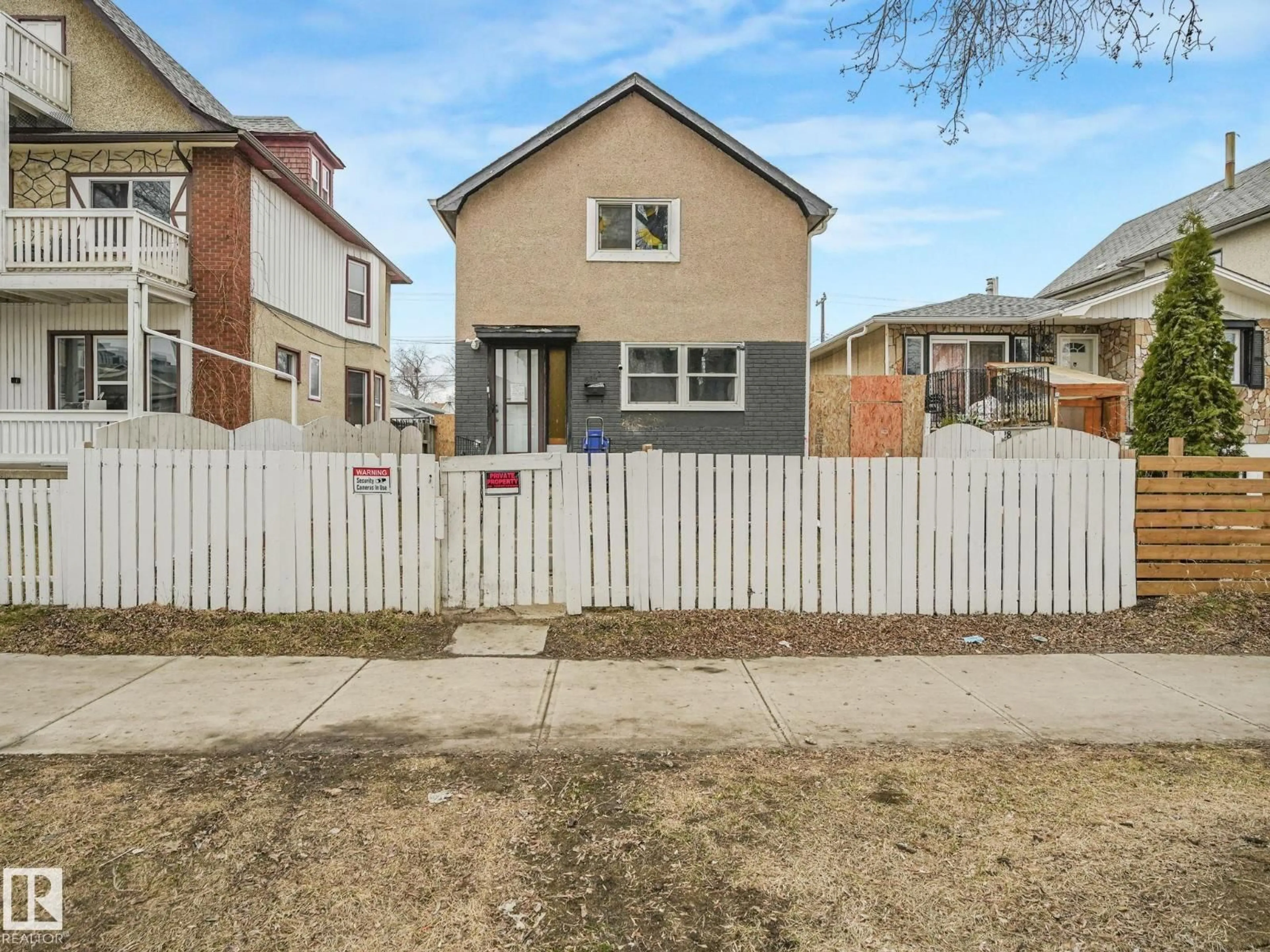 Unknown for NW - 9632 106A AV, Edmonton Alberta T5H0T2