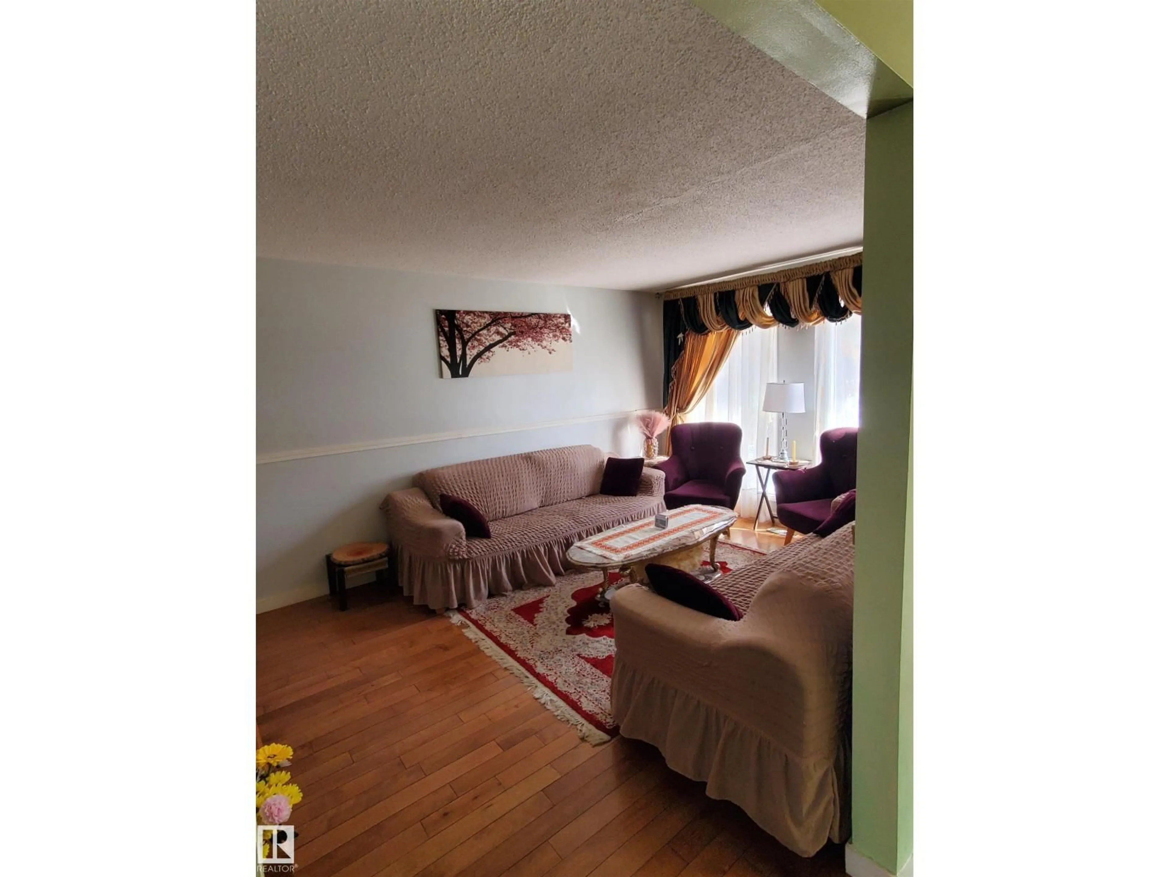 A pic of a room for 11814 157 AV, Edmonton Alberta T5X2K2
