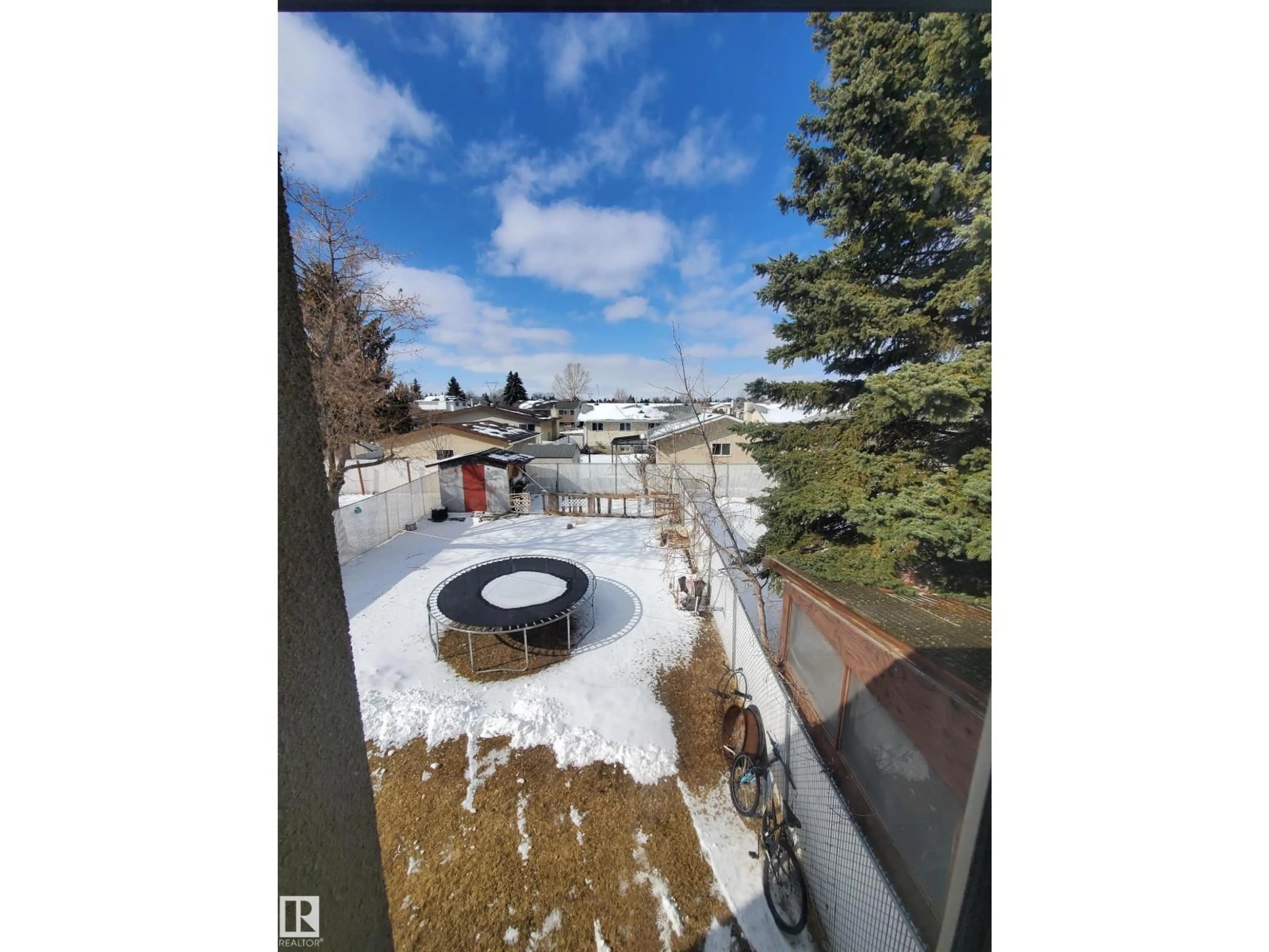 A pic from outside/outdoor area/front of a property/back of a property/a pic from drone, unknown for 11814 157 AV, Edmonton Alberta T5X2K2