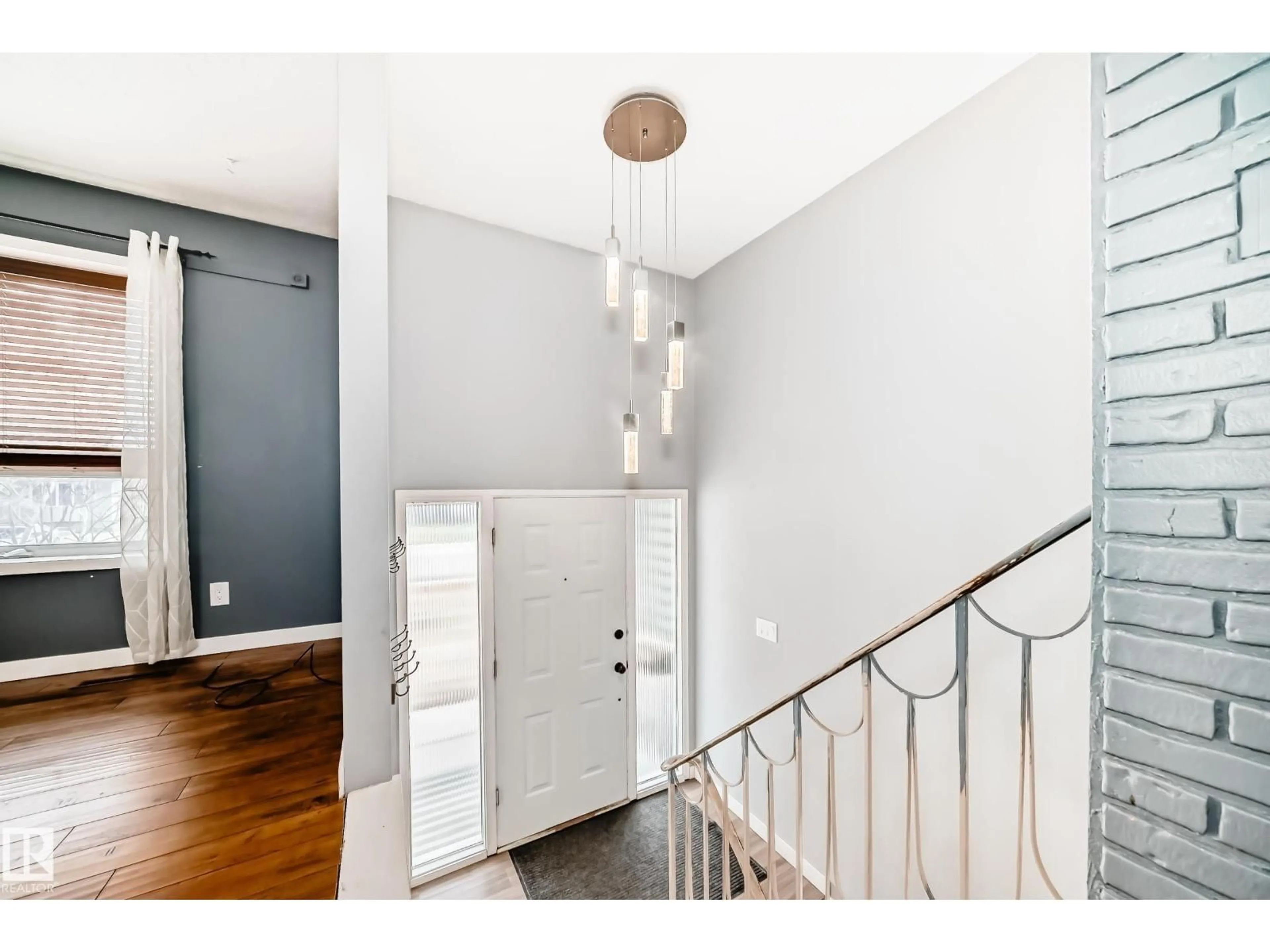 Indoor entryway for 52 ROSEWOOD DR, Sherwood Park Alberta T8A0L9