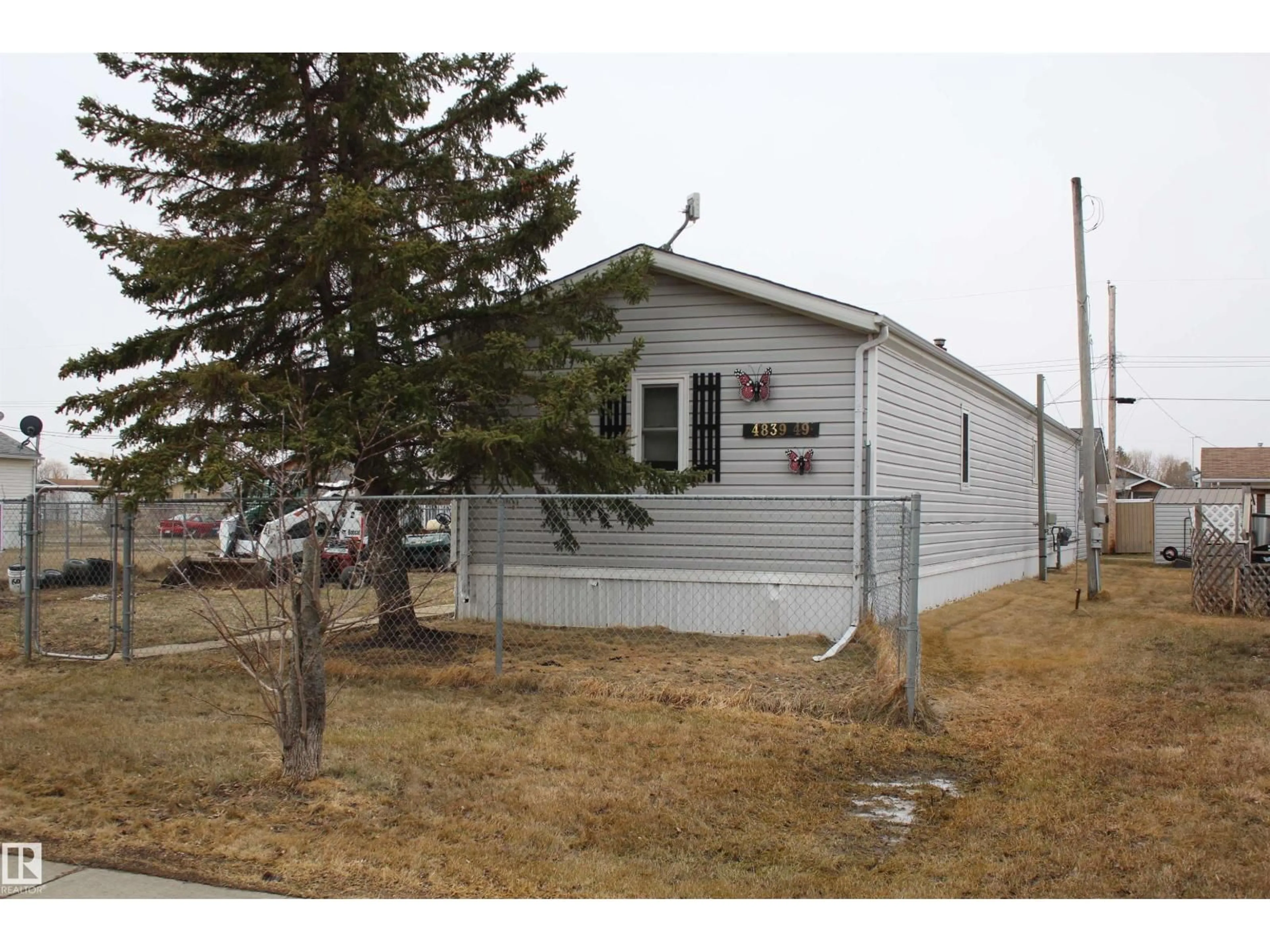Shed for 4839 49 AV, Chipman Alberta T0B0W0