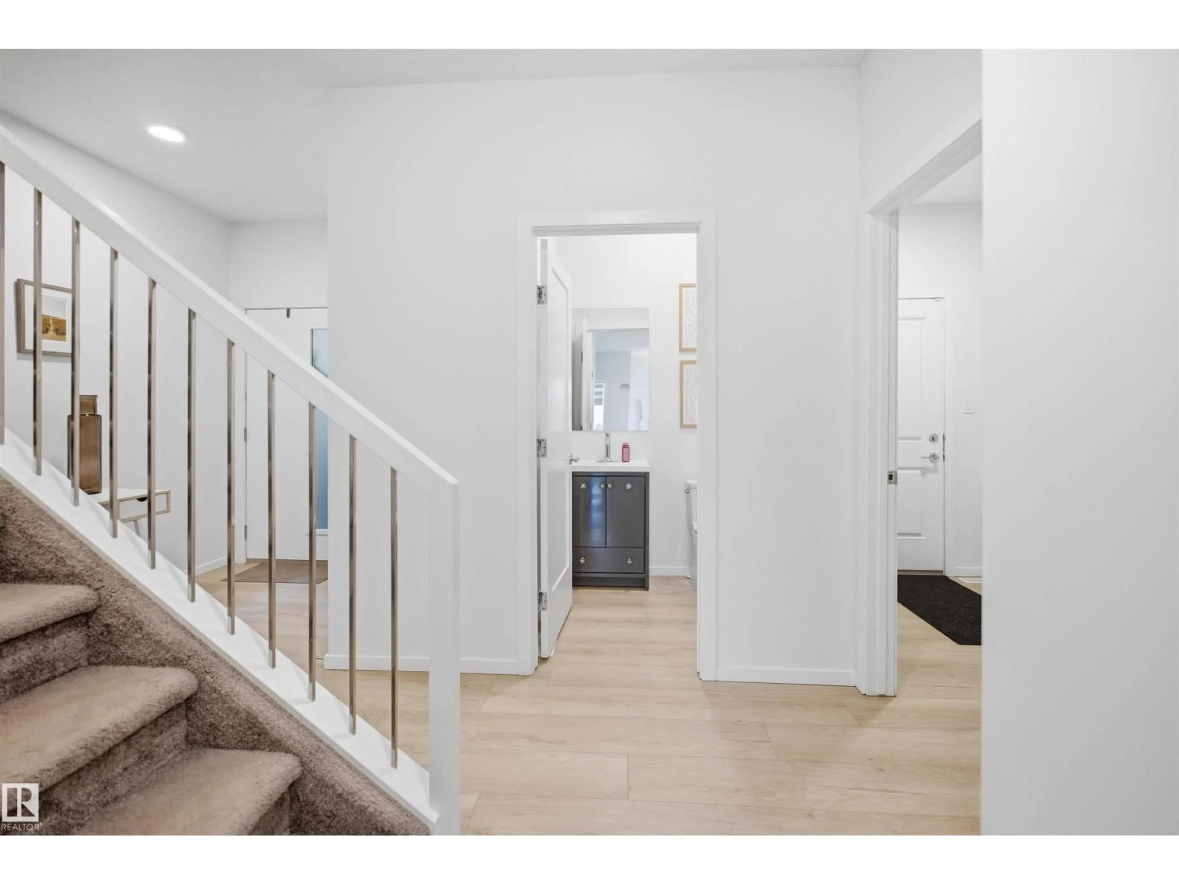 Indoor entryway for 7782 174A AV, Edmonton Alberta T5Z0W5