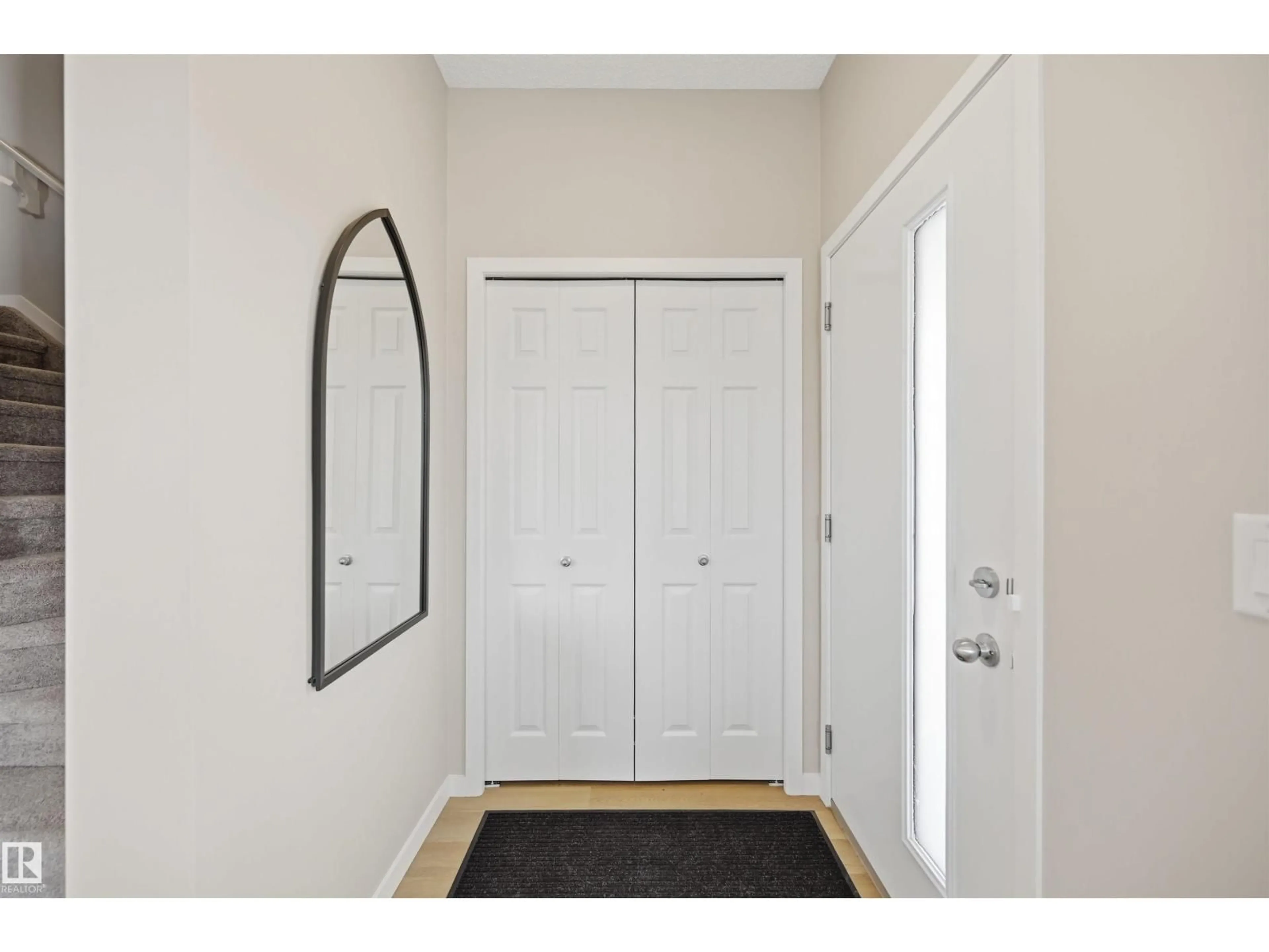 Indoor entryway for 9496 COLAK LN, Edmonton Alberta T6W3Y8